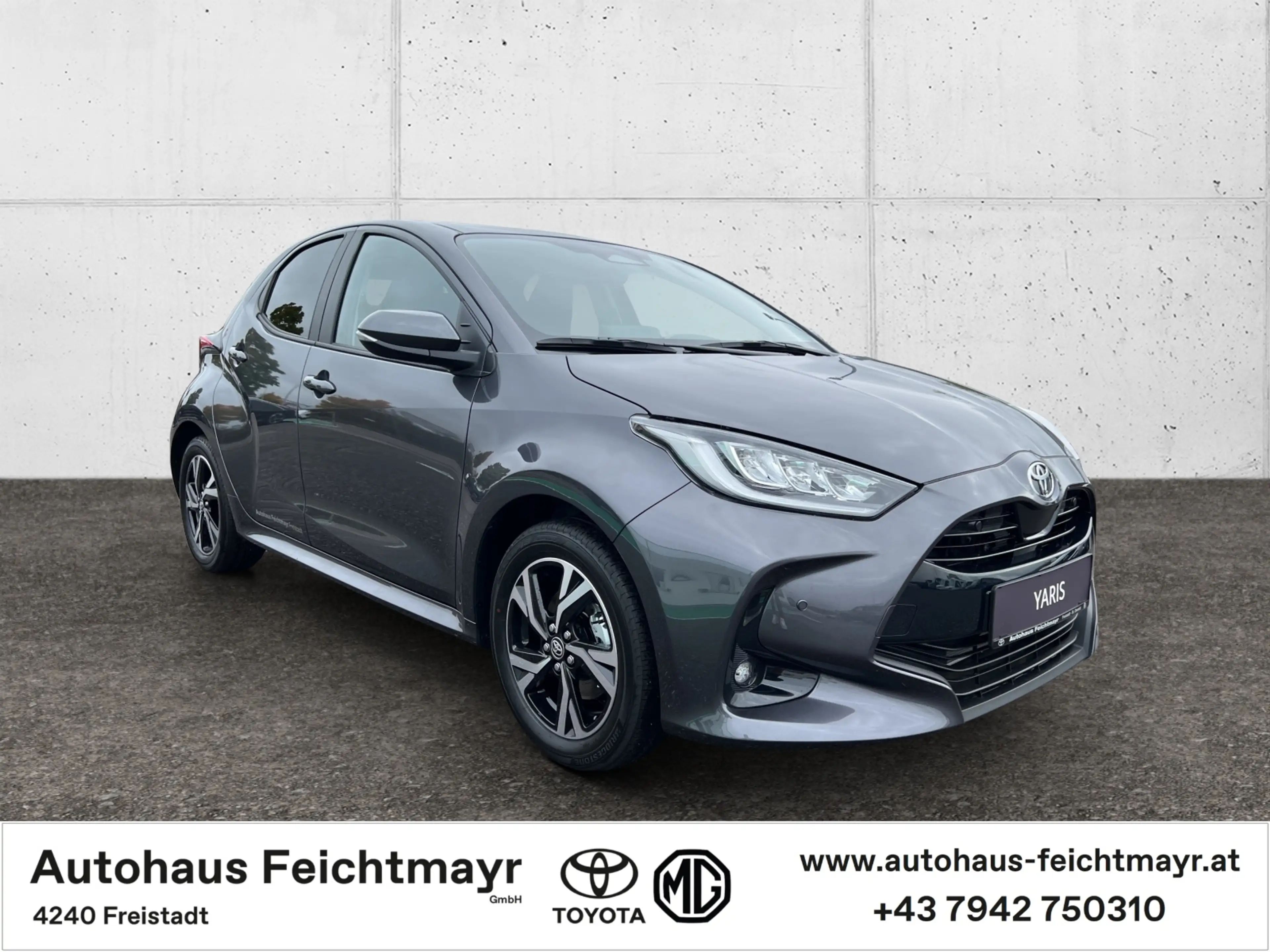 Toyota Yaris 1,5 Hybrid Ac. Dr. Safety-P. Comfort-P. 5t. — photo 3