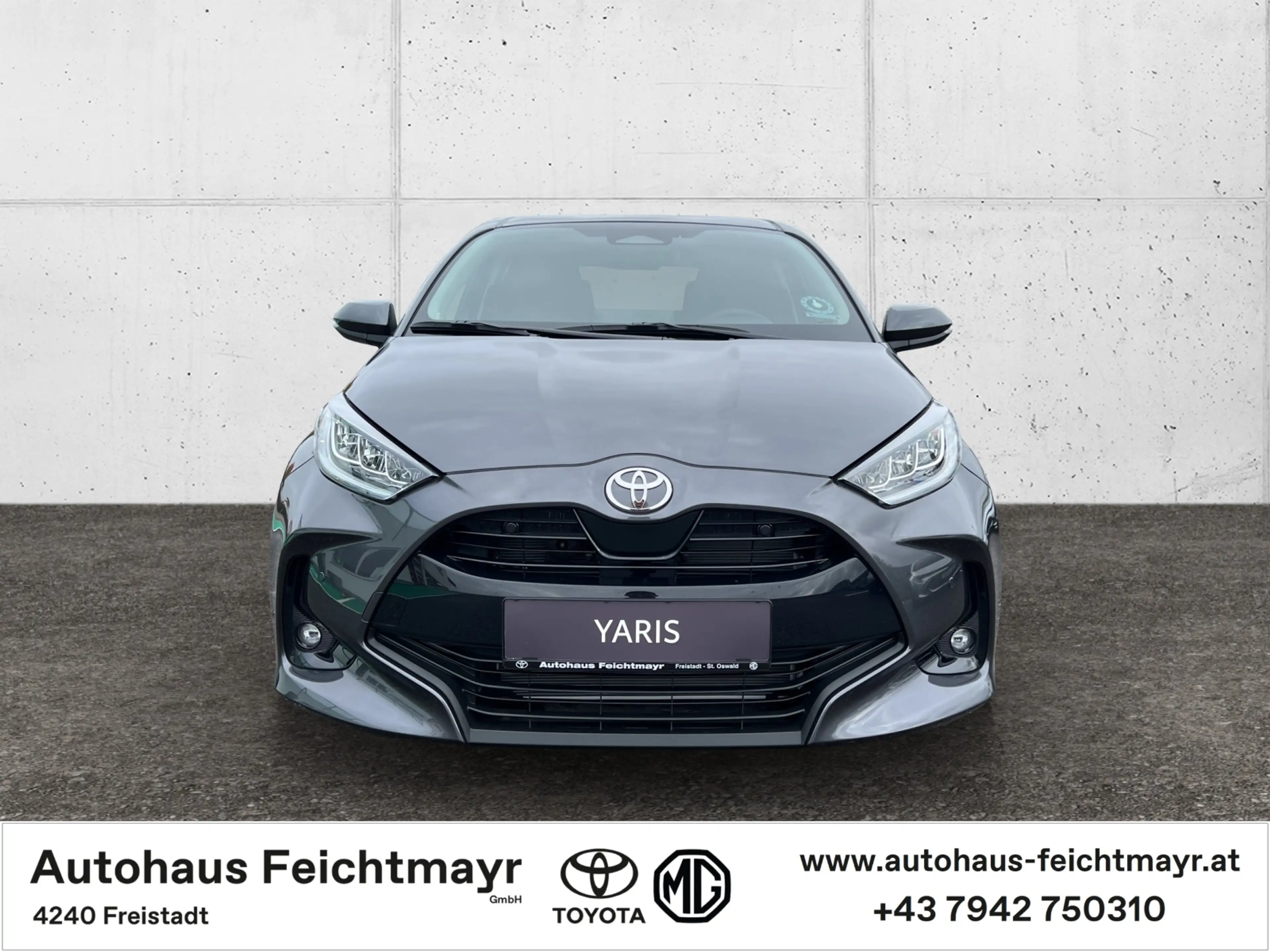 Toyota Yaris 1,5 Hybrid Ac. Dr. Safety-P. Comfort-P. 5t. — photo 2