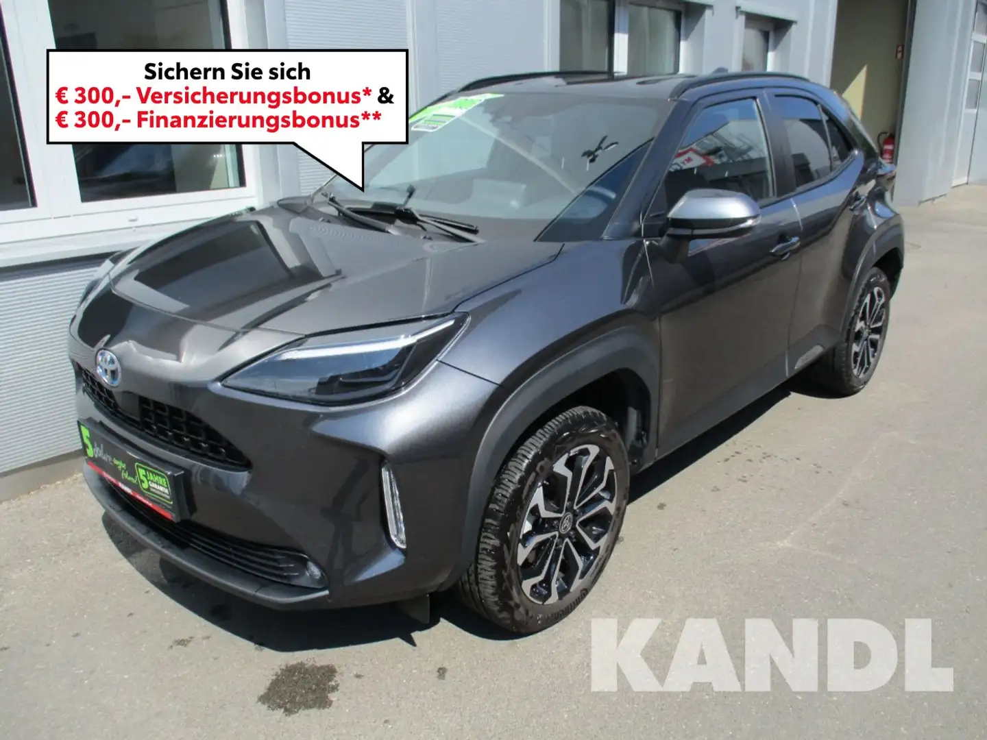 Toyota Yaris Cross 1.5 FWD Active Drive ACC+LED+Navi+LM Grau - 1