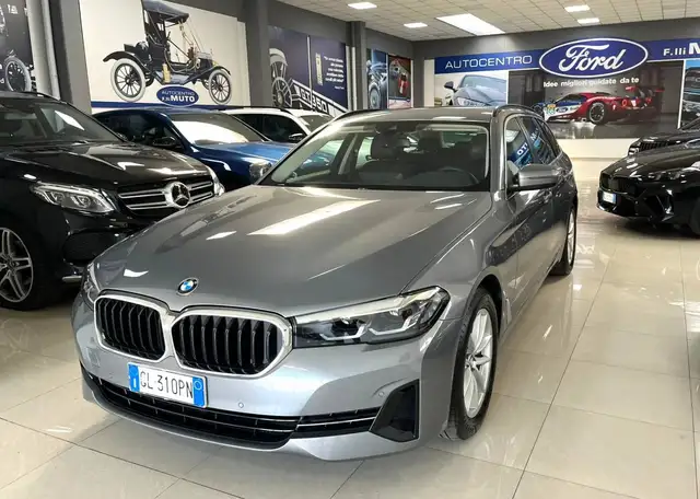 BMW 518 518d Touring mhev 48V Business auto IVA ESPOSTA