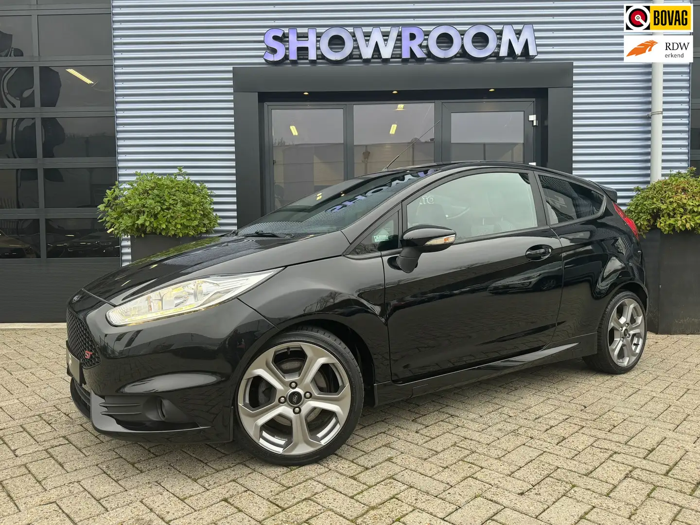 Ford Fiesta 1.6 ST 182PK Navi|Sfeerverlichting|17 inch| Fekete - 1