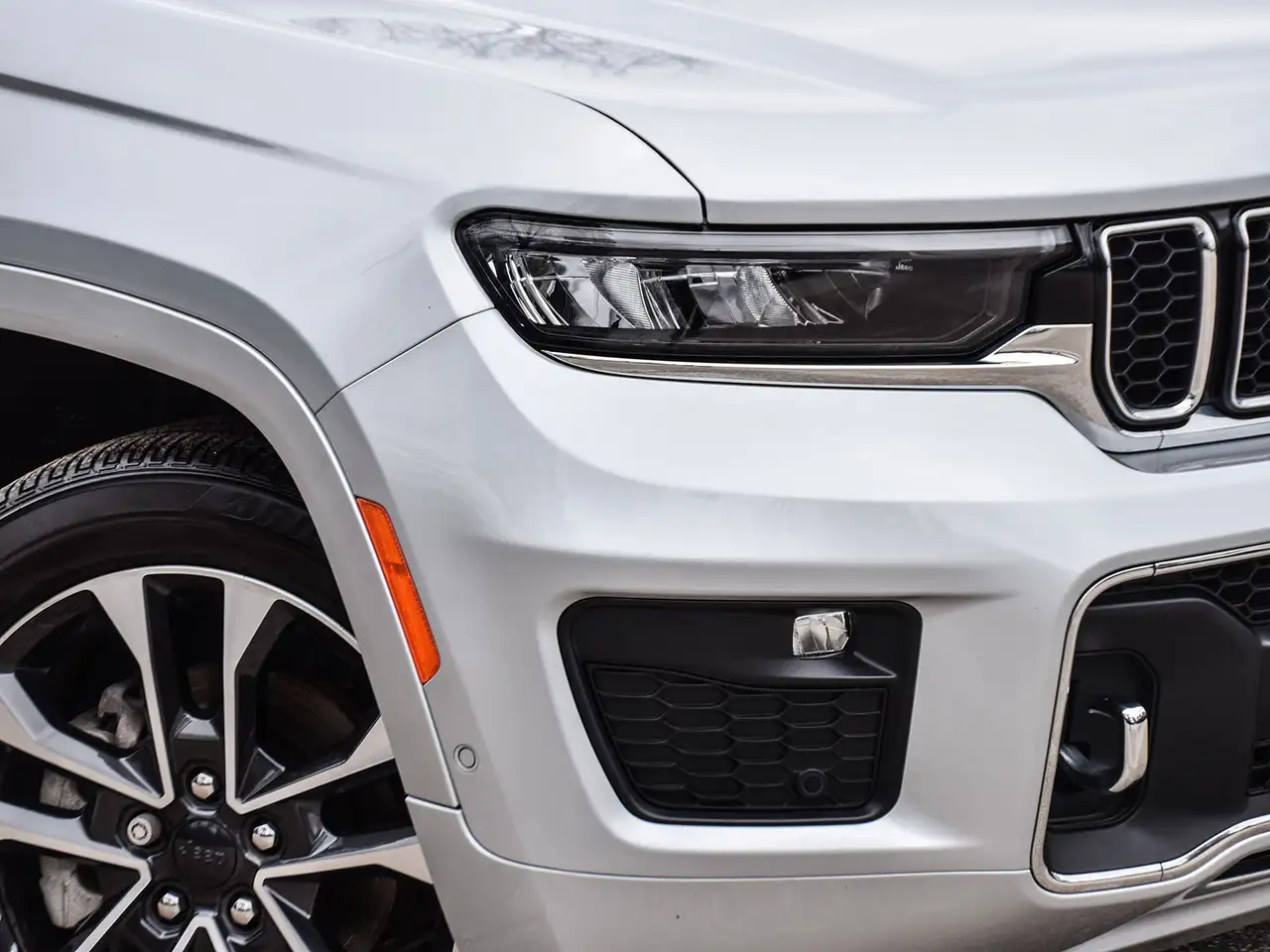Jeep Grand Cherokee снимка Jeep Grand Cherokee