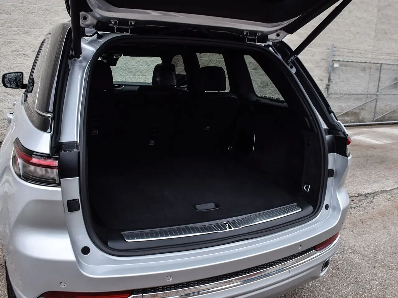 Jeep Grand Cherokee снимка Jeep Grand Cherokee