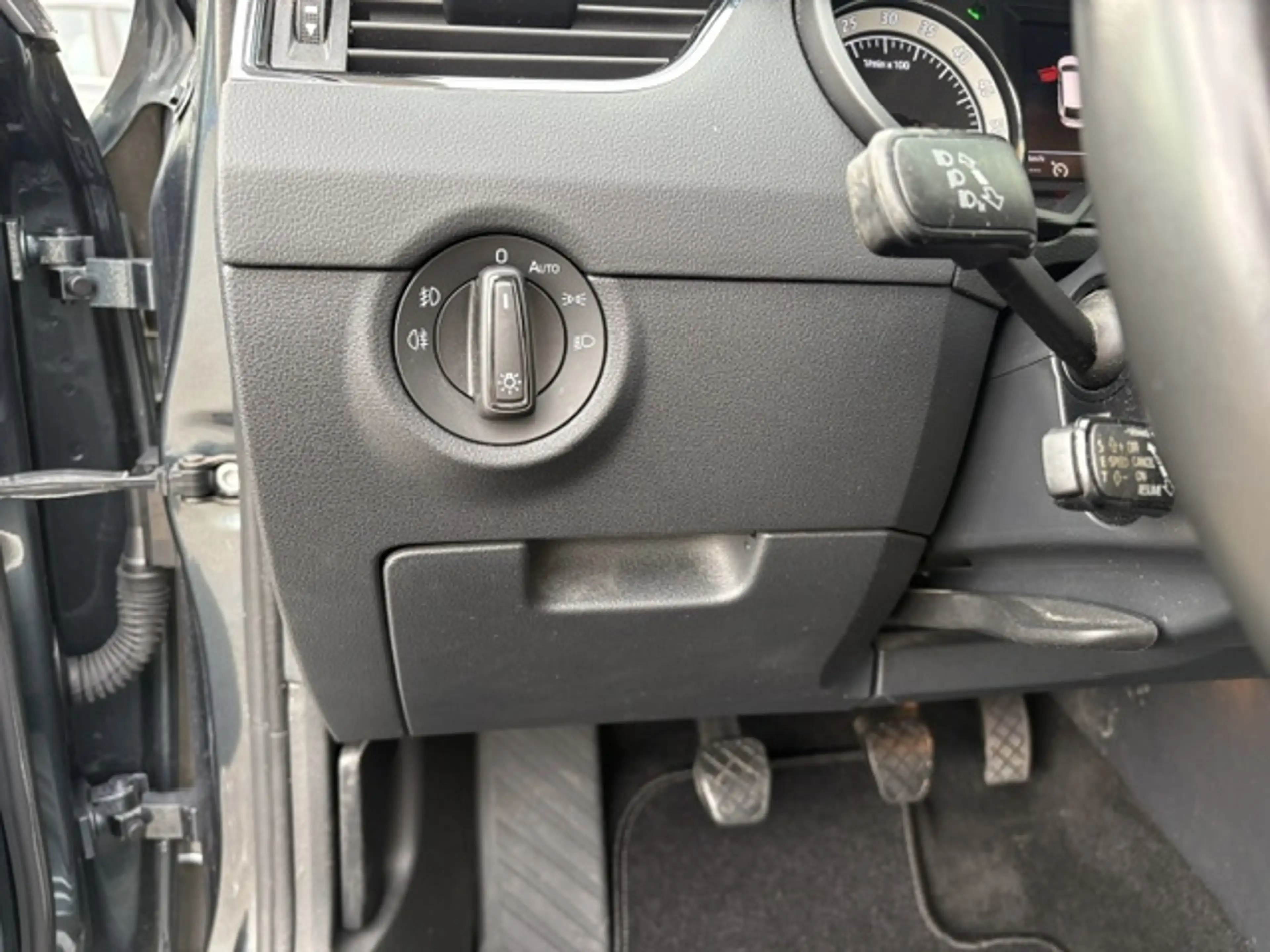 Skoda Octavia Octavia SW 1.6 CR TDi Style 2020 — photo 8