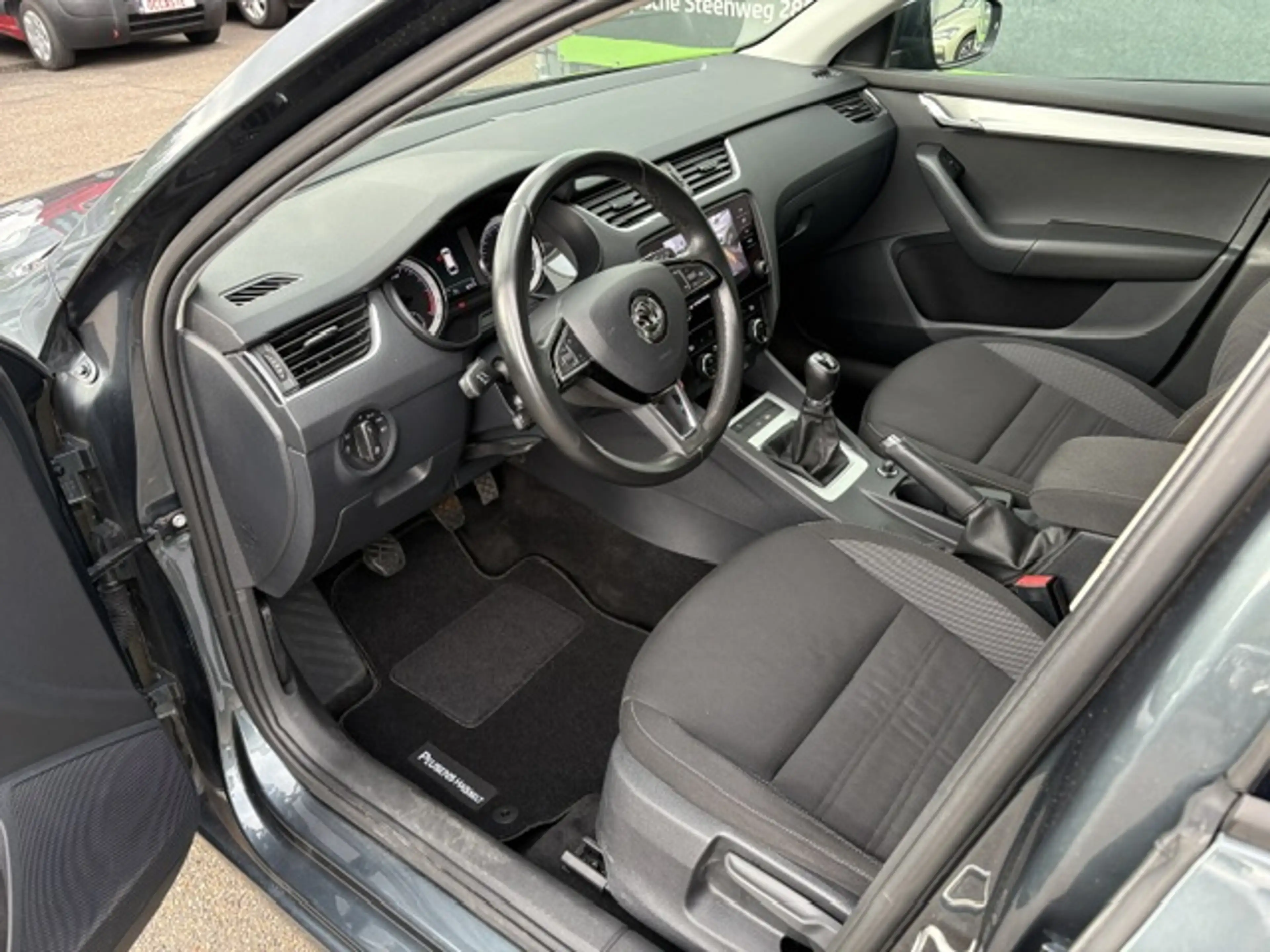Skoda Octavia Octavia SW 1.6 CR TDi Style 2020 — photo 6