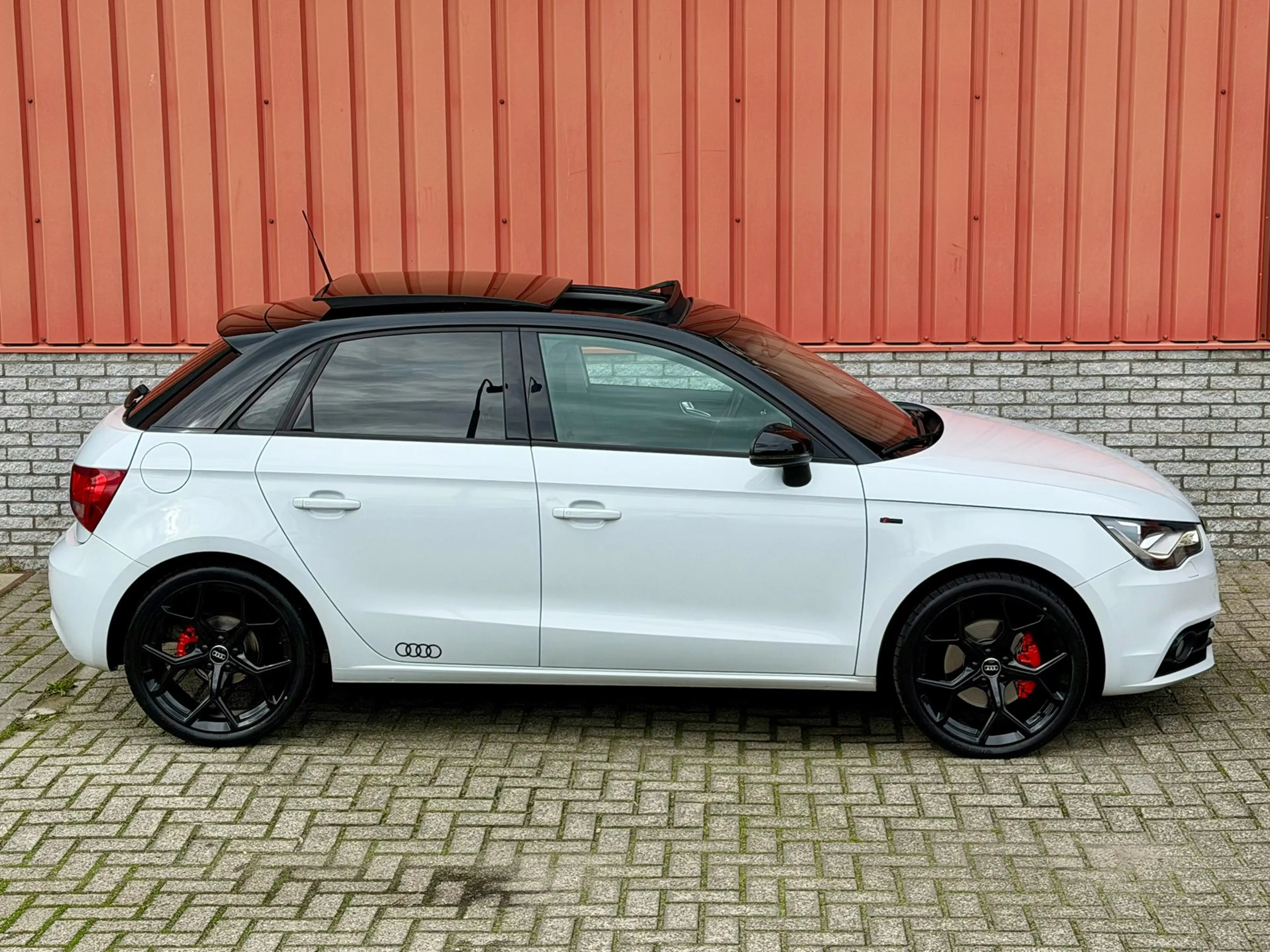 Audi A1 SPORTBACK 1.4 TFSI Pro Line S Pano Cruise PDC 18" — photo 31