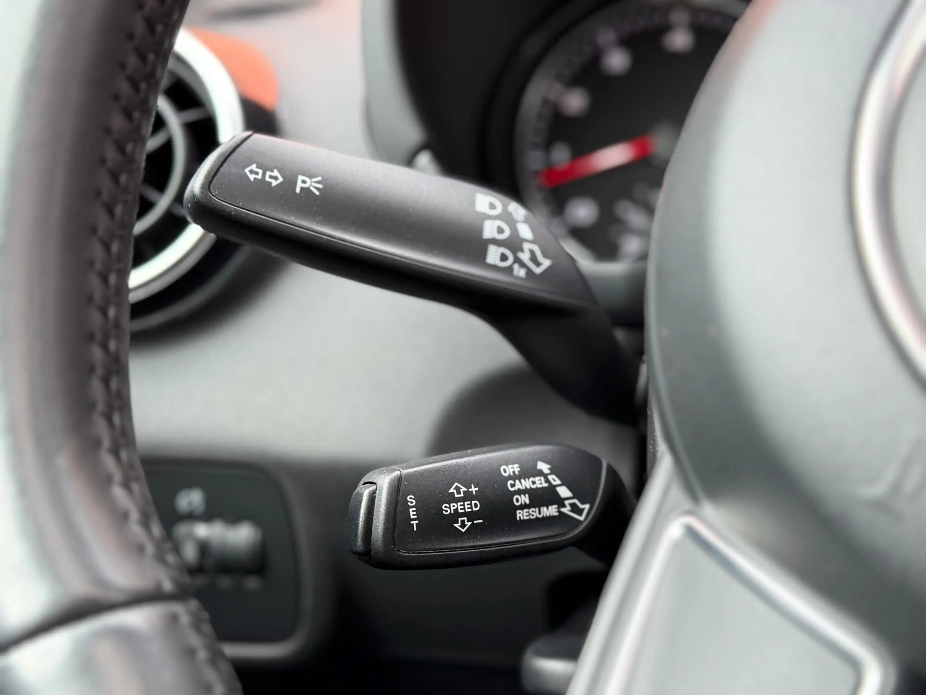 Audi A1 SPORTBACK 1.4 TFSI Pro Line S Pano Cruise PDC 18" — photo 28