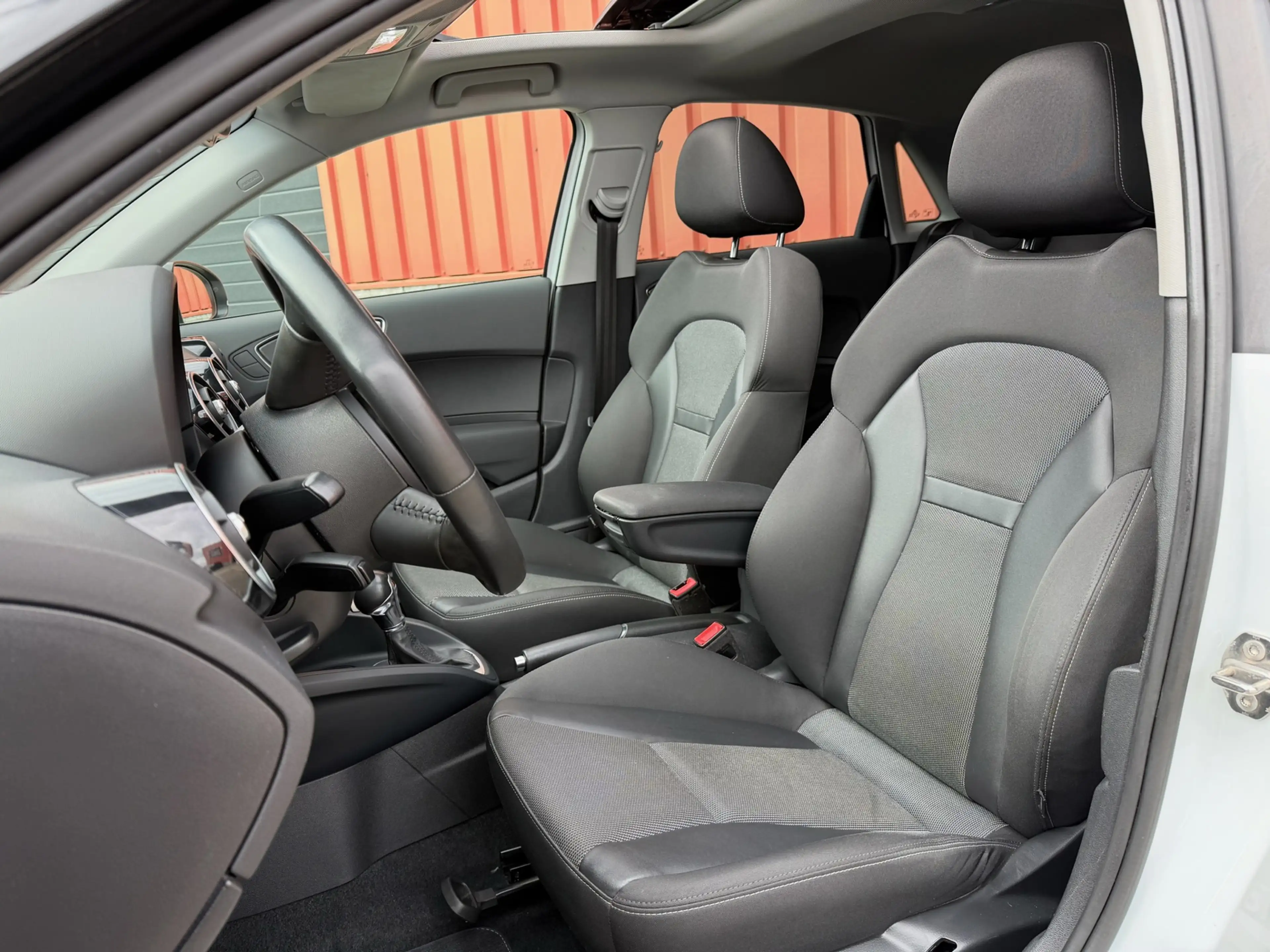 Audi A1 SPORTBACK 1.4 TFSI Pro Line S Pano Cruise PDC 18" — photo 6