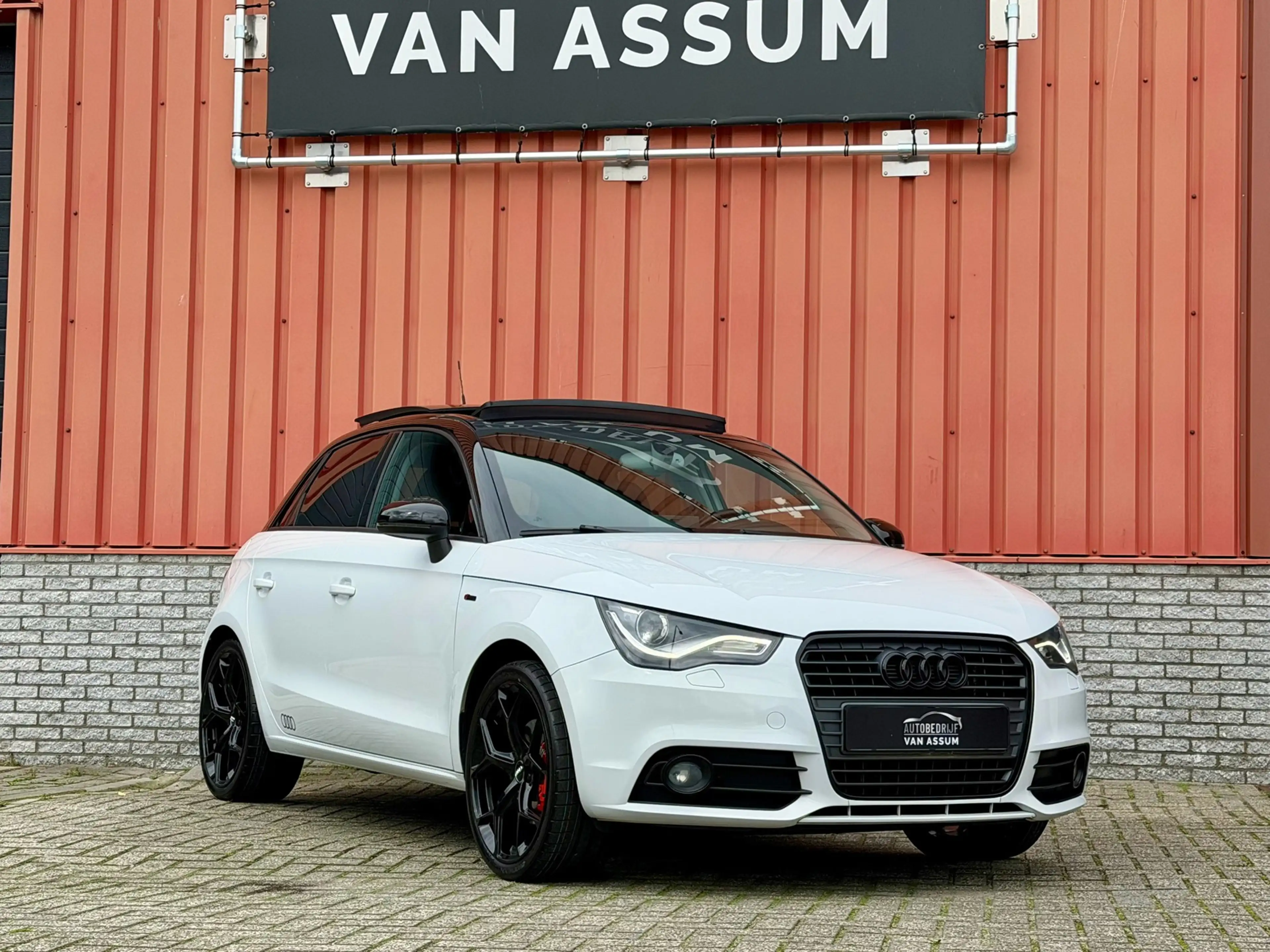 Audi A1 SPORTBACK 1.4 TFSI Pro Line S Pano Cruise PDC 18" — photo 34