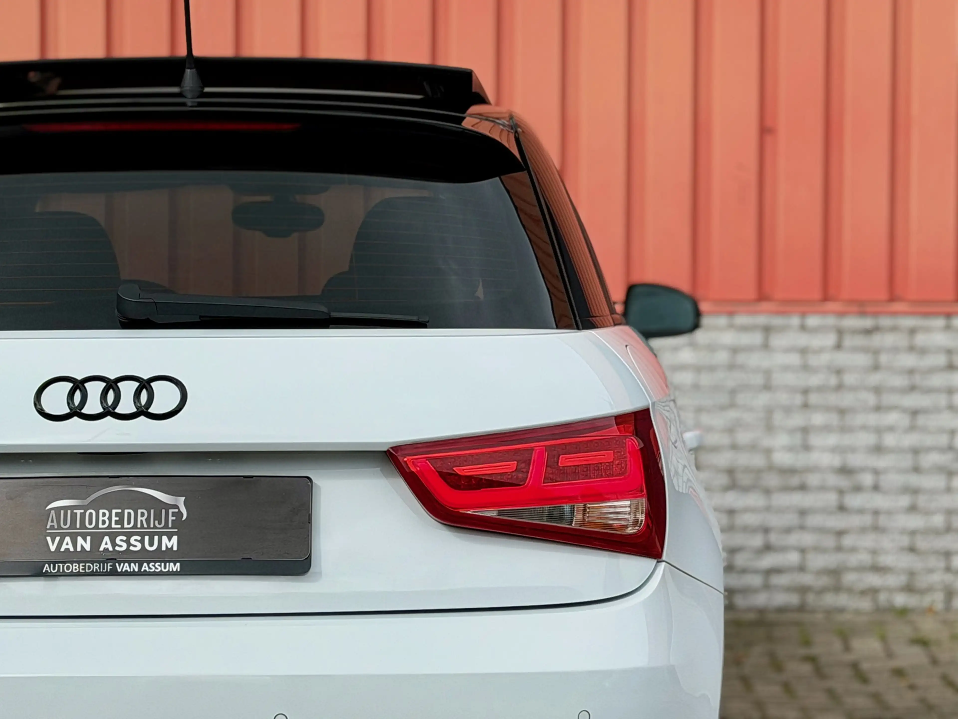 Audi A1 SPORTBACK 1.4 TFSI Pro Line S Pano Cruise PDC 18" — photo 17