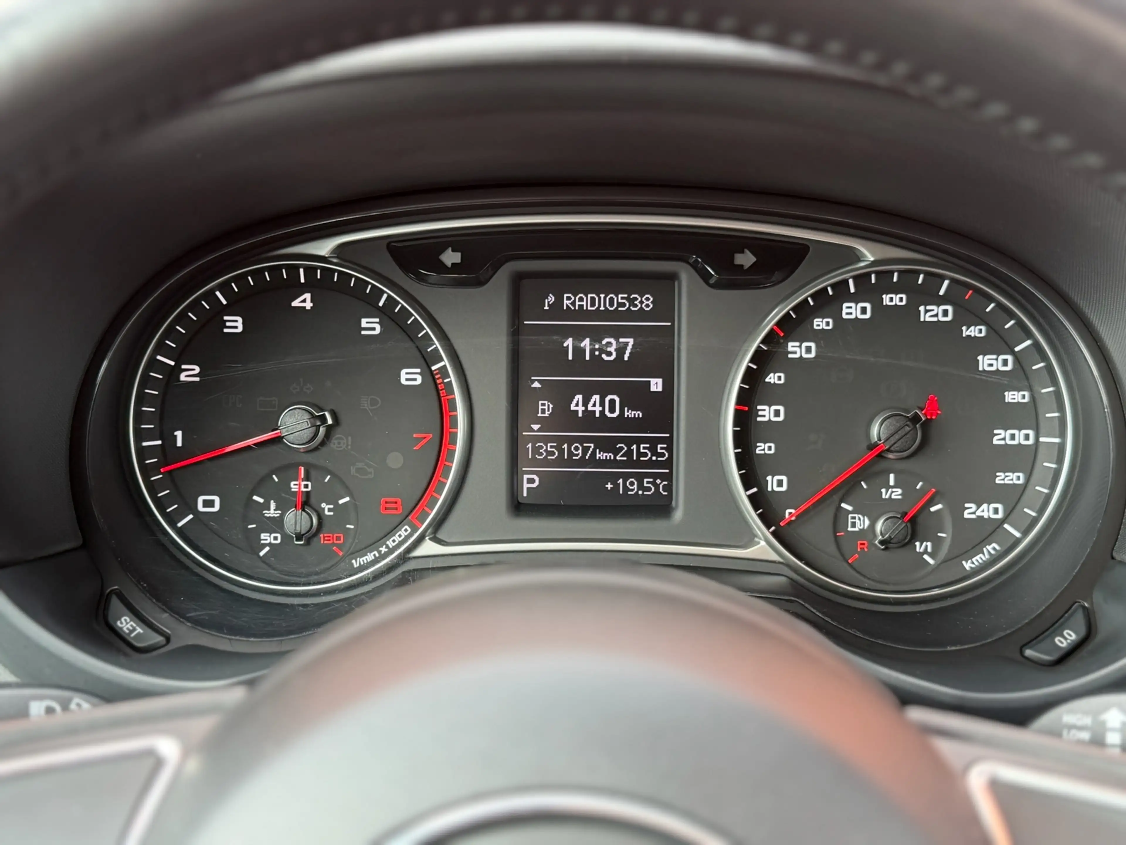 Audi A1 SPORTBACK 1.4 TFSI Pro Line S Pano Cruise PDC 18" — photo 27