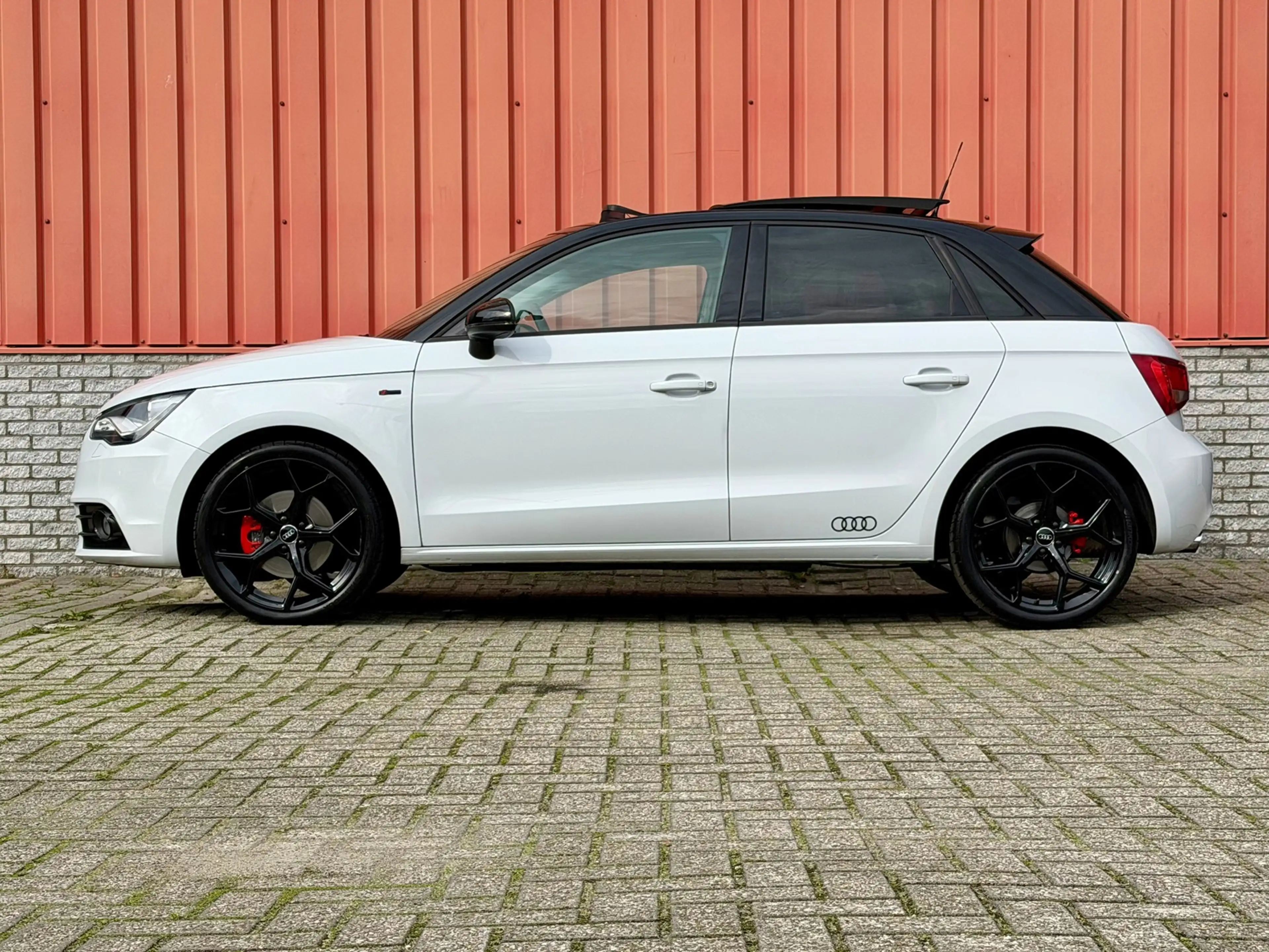 Audi A1 SPORTBACK 1.4 TFSI Pro Line S Pano Cruise PDC 18" — photo 7