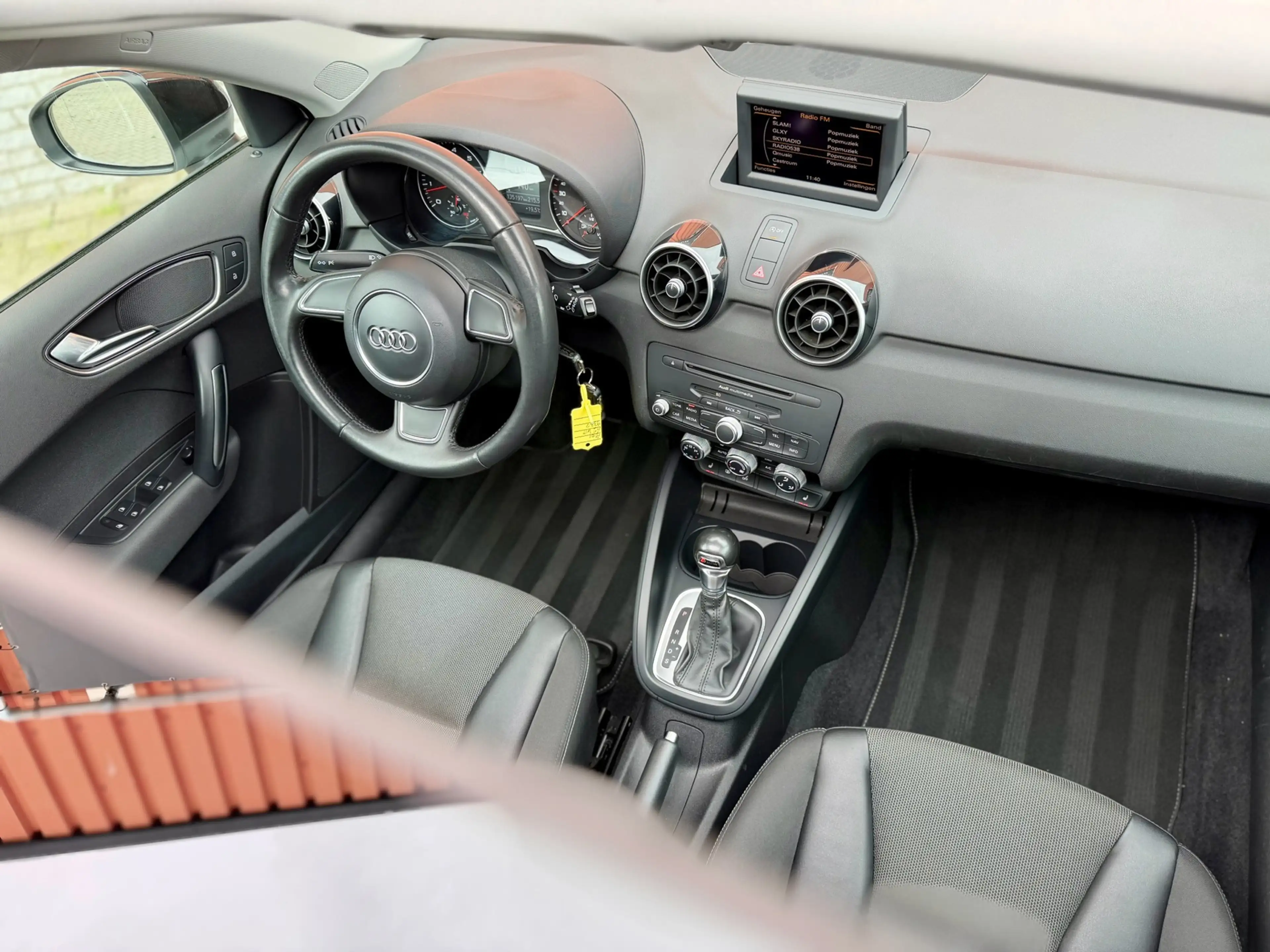 Audi A1 SPORTBACK 1.4 TFSI Pro Line S Pano Cruise PDC 18" — photo 2