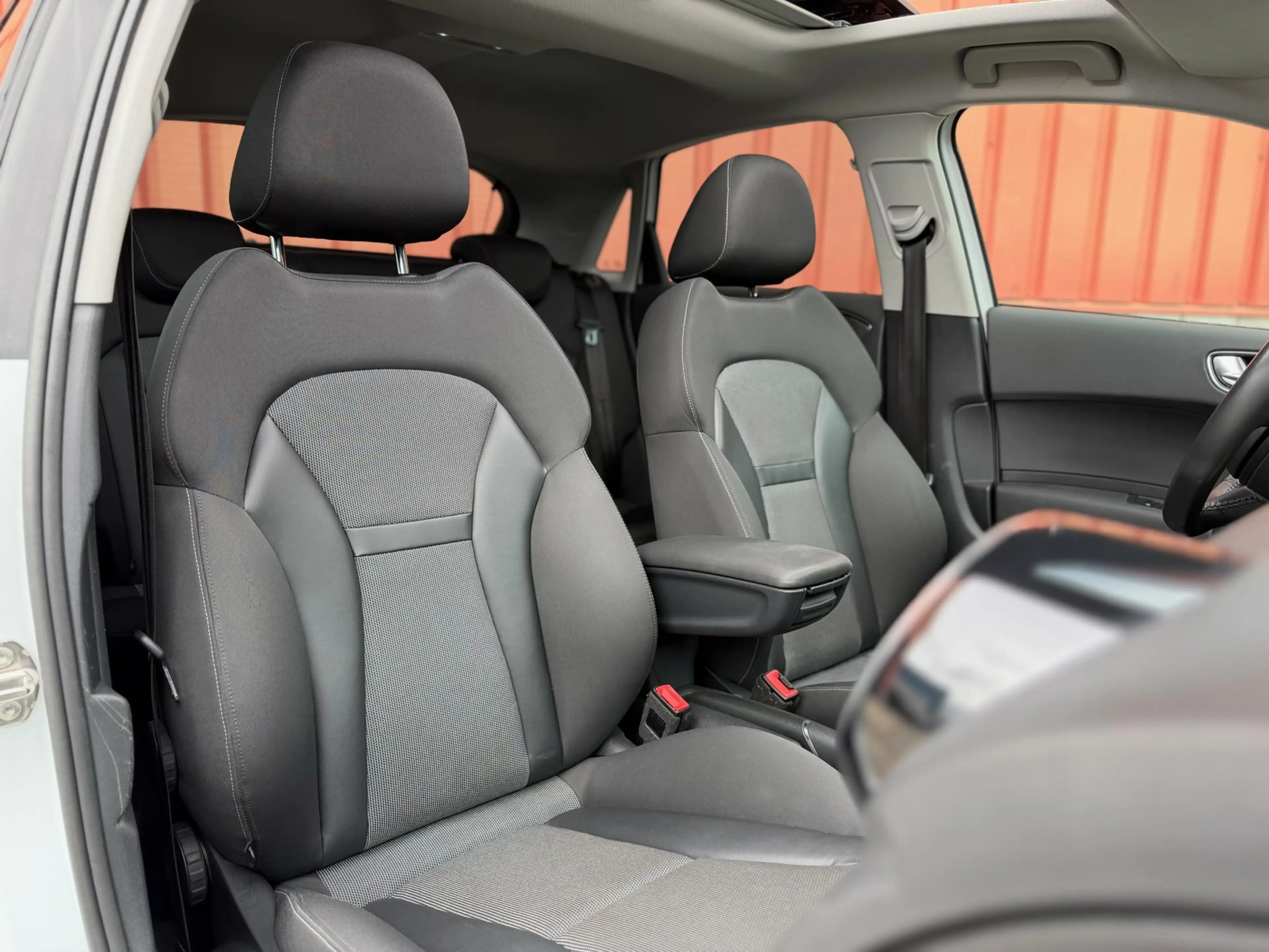 Audi A1 SPORTBACK 1.4 TFSI Pro Line S Pano Cruise PDC 18" — photo 36