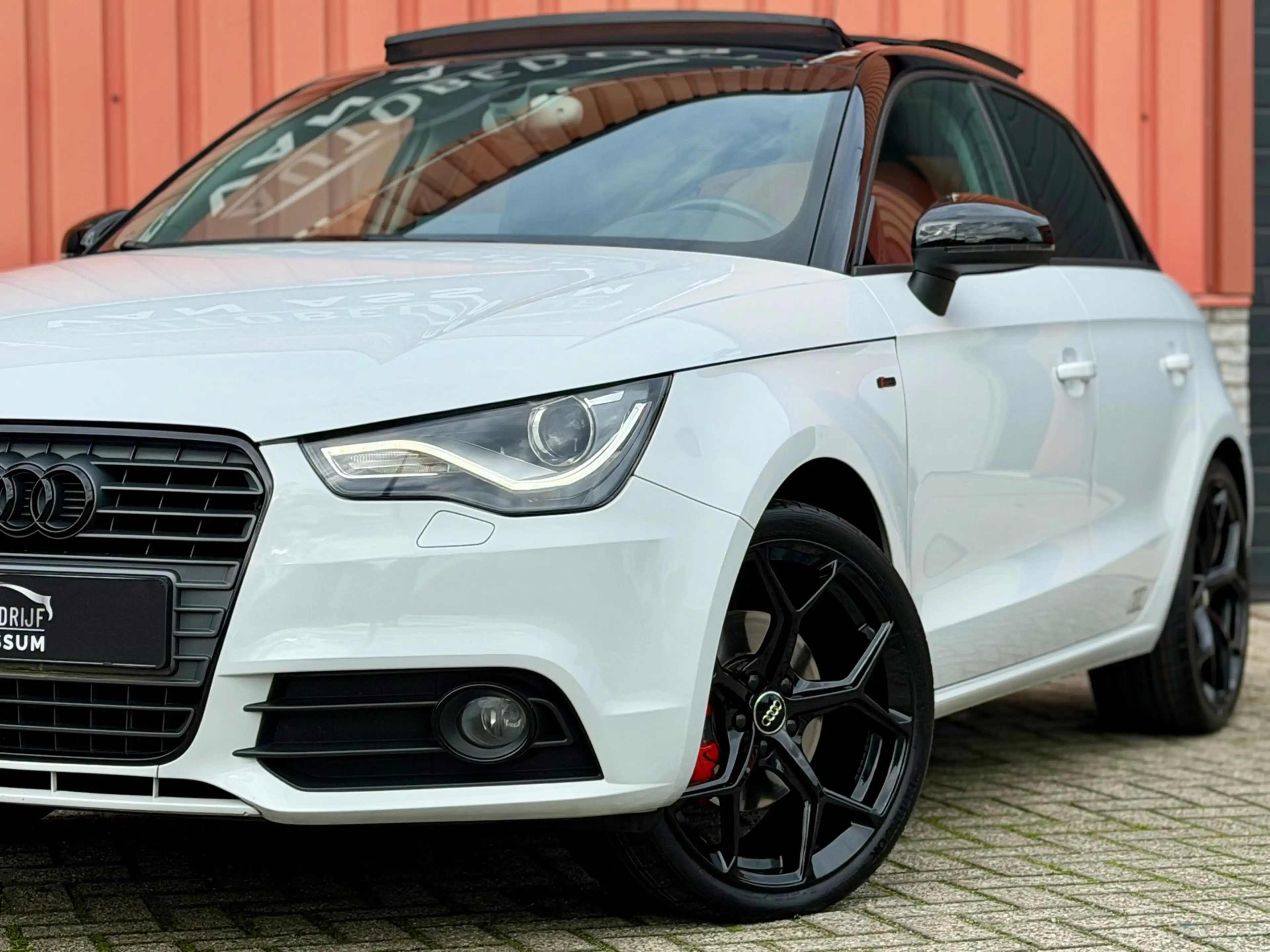 Audi A1 SPORTBACK 1.4 TFSI Pro Line S Pano Cruise PDC 18" — photo 4