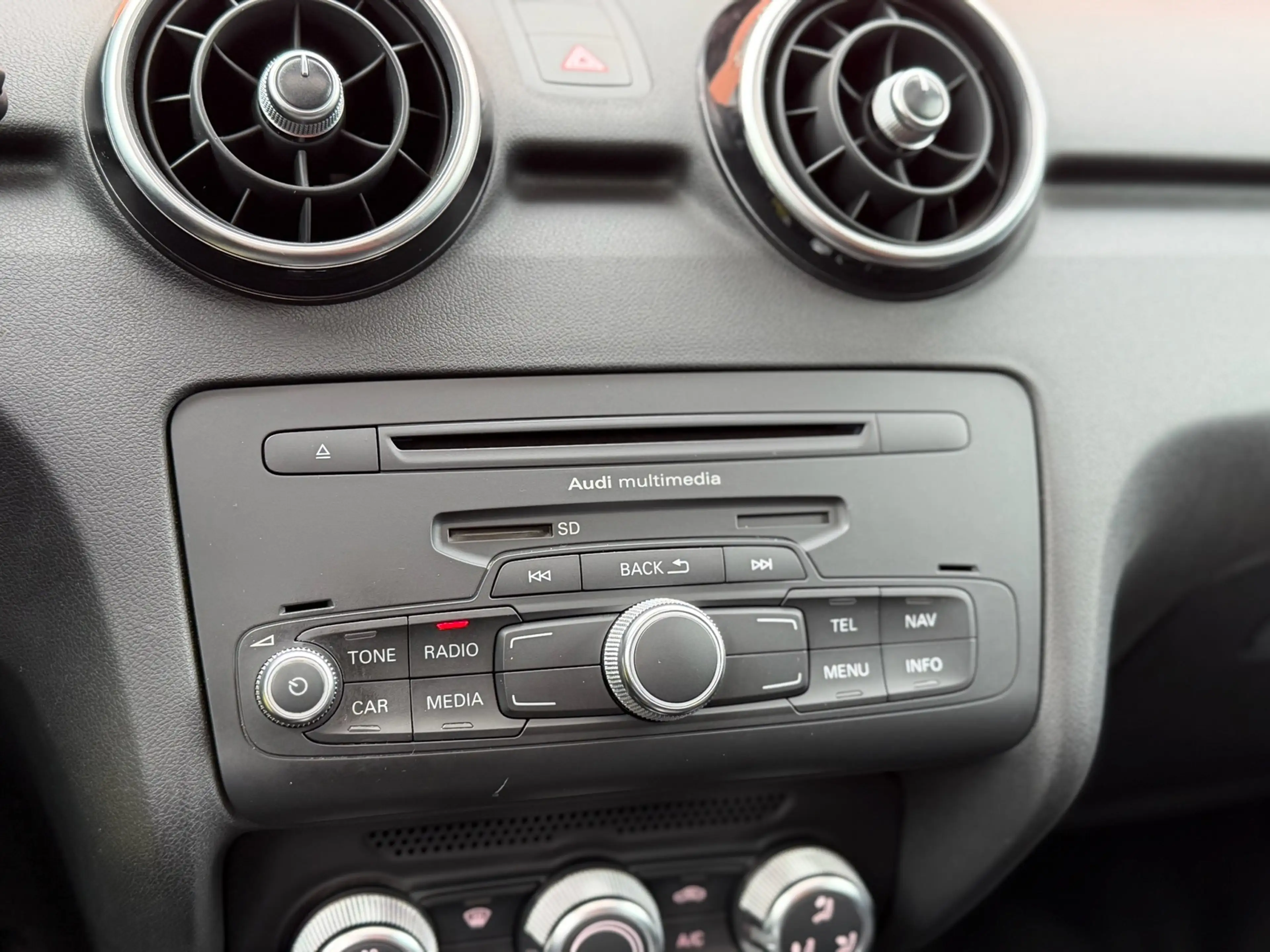 Audi A1 SPORTBACK 1.4 TFSI Pro Line S Pano Cruise PDC 18" — photo 22