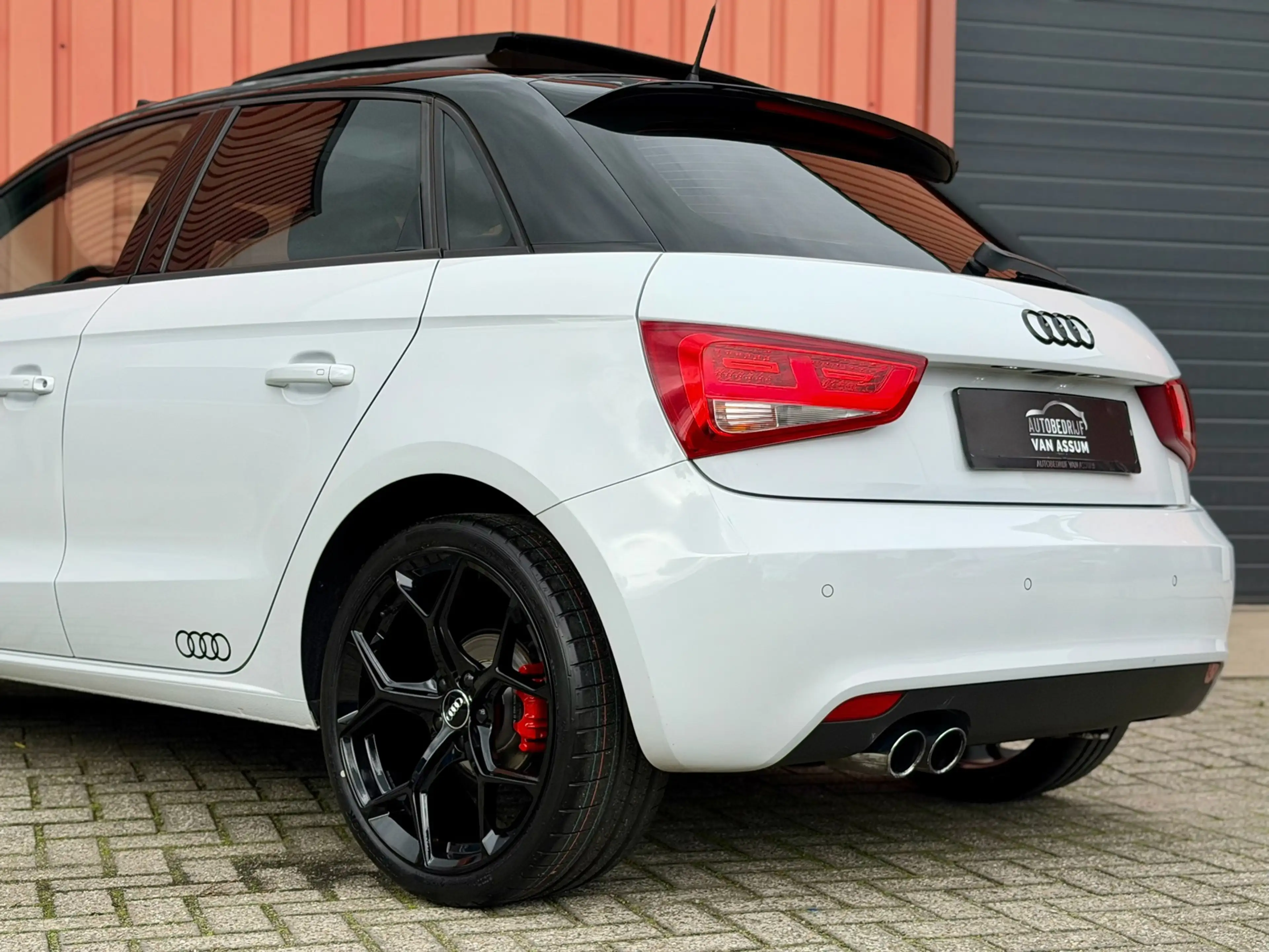 Audi A1 SPORTBACK 1.4 TFSI Pro Line S Pano Cruise PDC 18" — photo 14