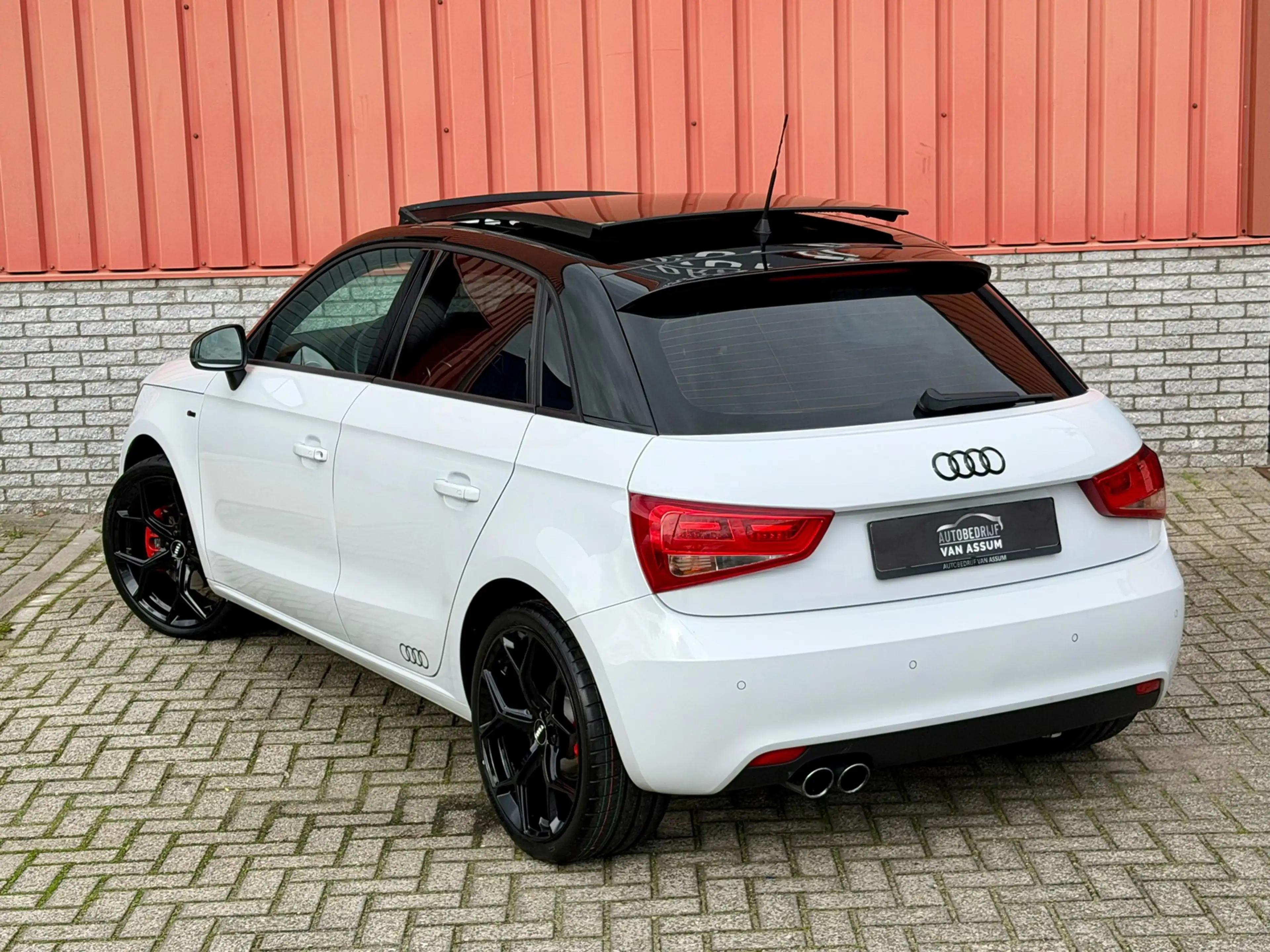 Audi A1 SPORTBACK 1.4 TFSI Pro Line S Pano Cruise PDC 18" — photo 13