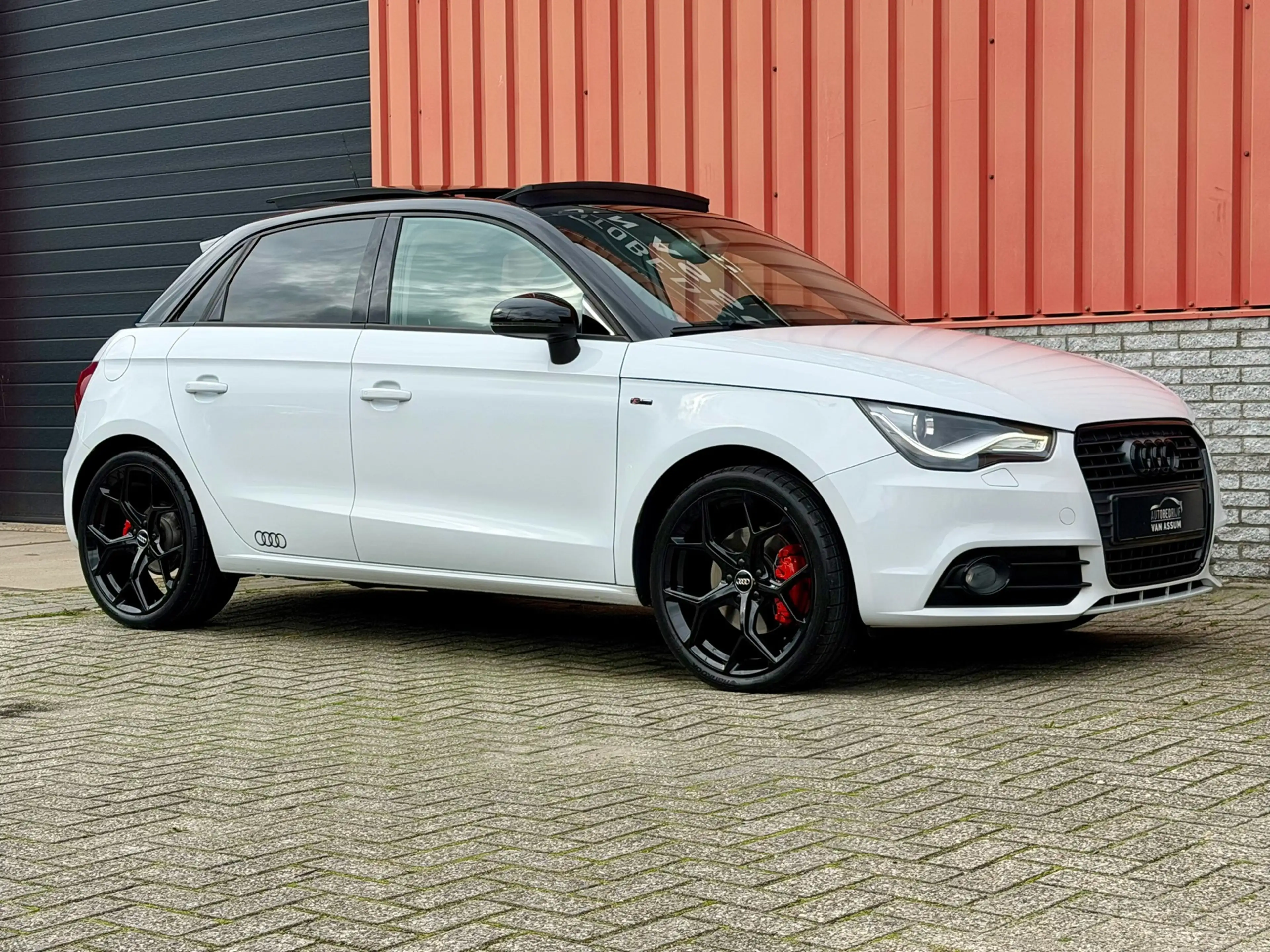 Audi A1 SPORTBACK 1.4 TFSI Pro Line S Pano Cruise PDC 18" — photo 32