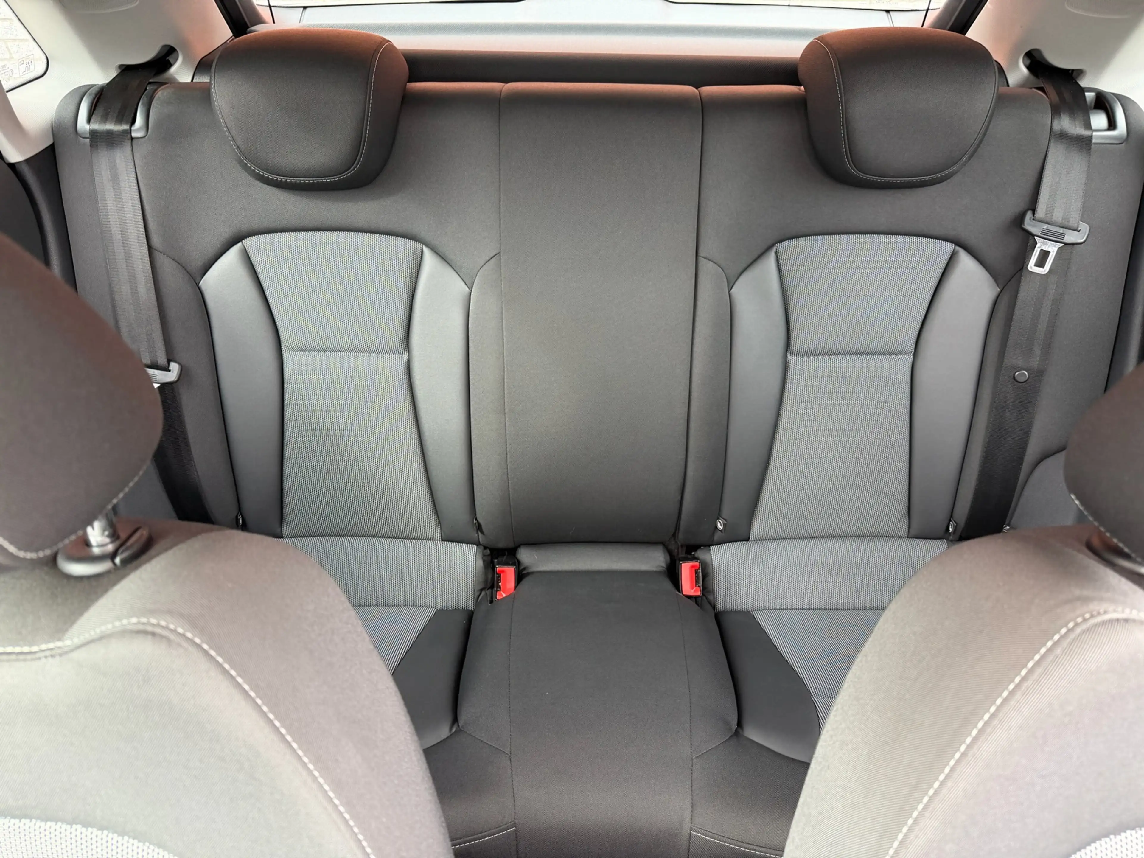 Audi A1 SPORTBACK 1.4 TFSI Pro Line S Pano Cruise PDC 18" — photo 39