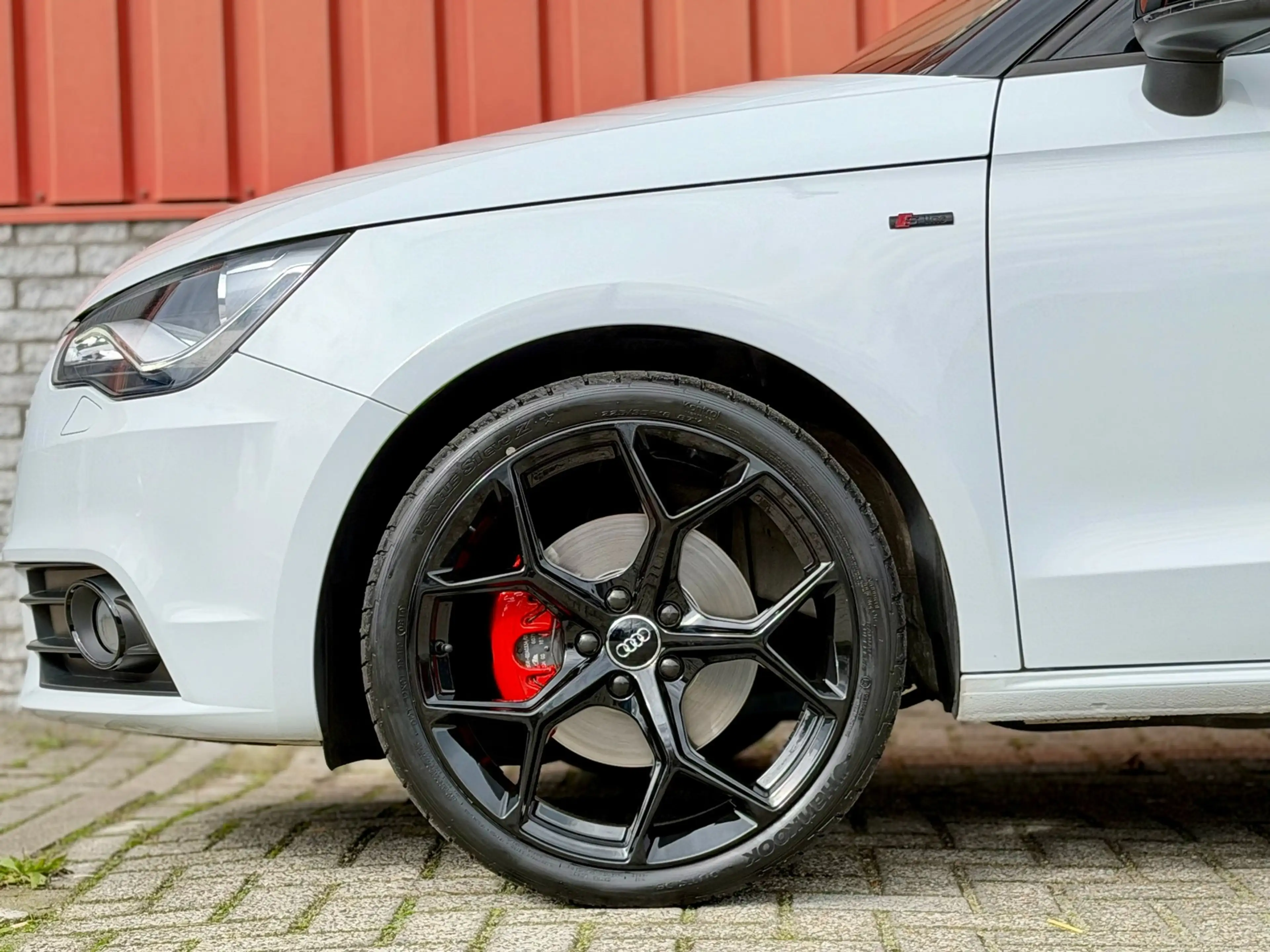 Audi A1 SPORTBACK 1.4 TFSI Pro Line S Pano Cruise PDC 18" — photo 8
