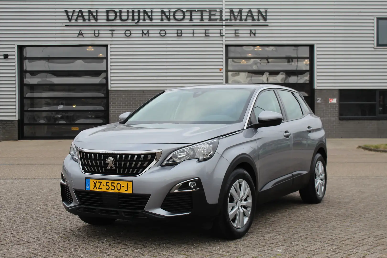 Peugeot 3008 1.2 PureTech Blue Lease Executive / Navigatie /Tre Grijs - 1