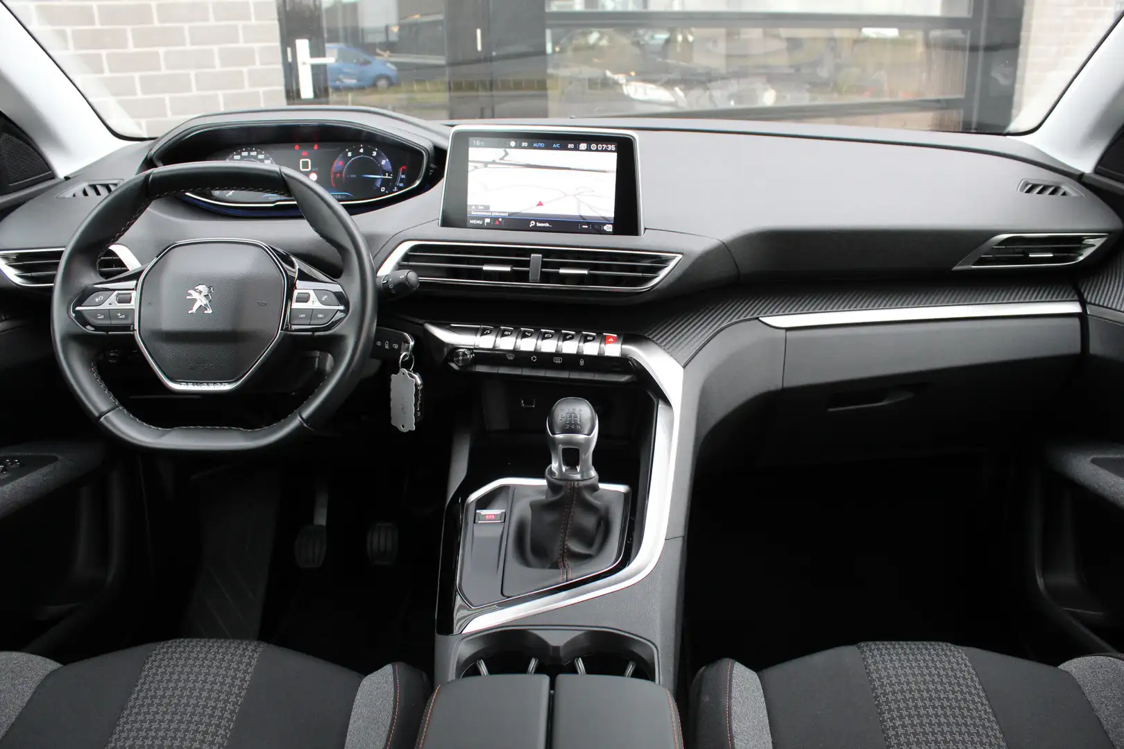 Peugeot 3008 1.2 PureTech Blue Lease Executive / Navigatie /Tre Grijs - 2