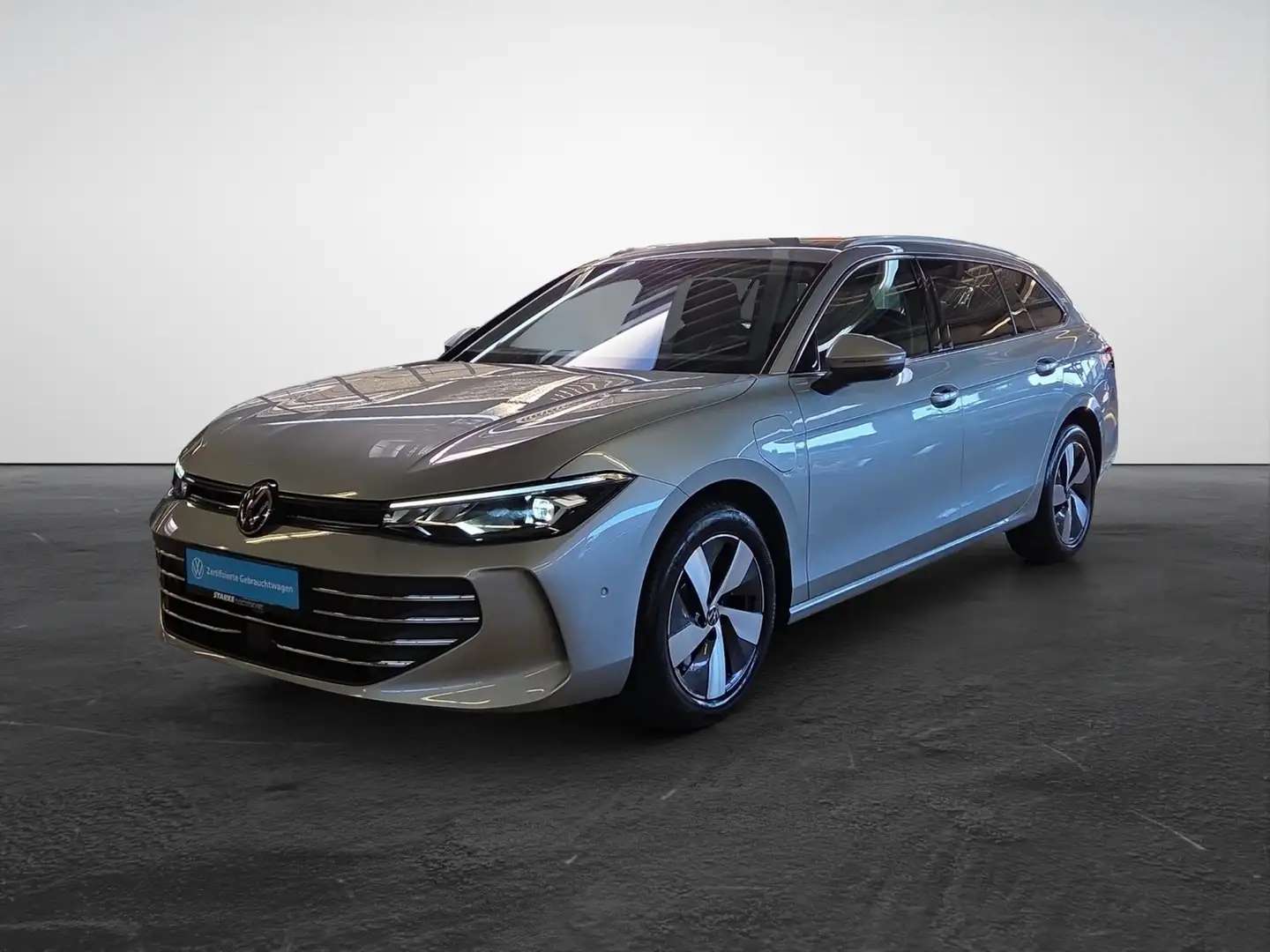 Volkswagen Passat 1.5 l eHybrid DSG Business Premium-Paket Head-Up Silber - 2