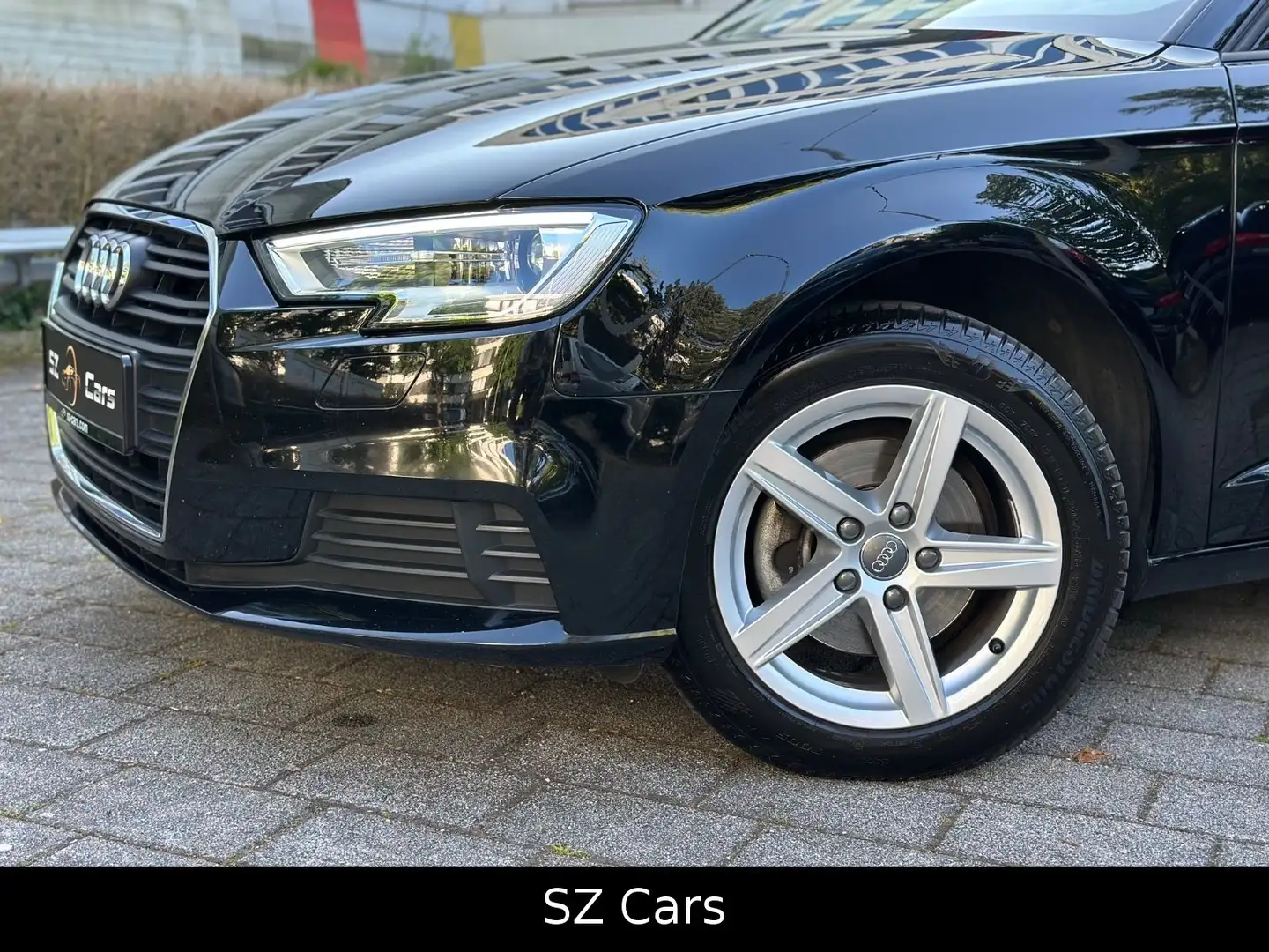 Audi A3 Sportback basis*S-Tronic*LED*2.Hand Schwarz - 2