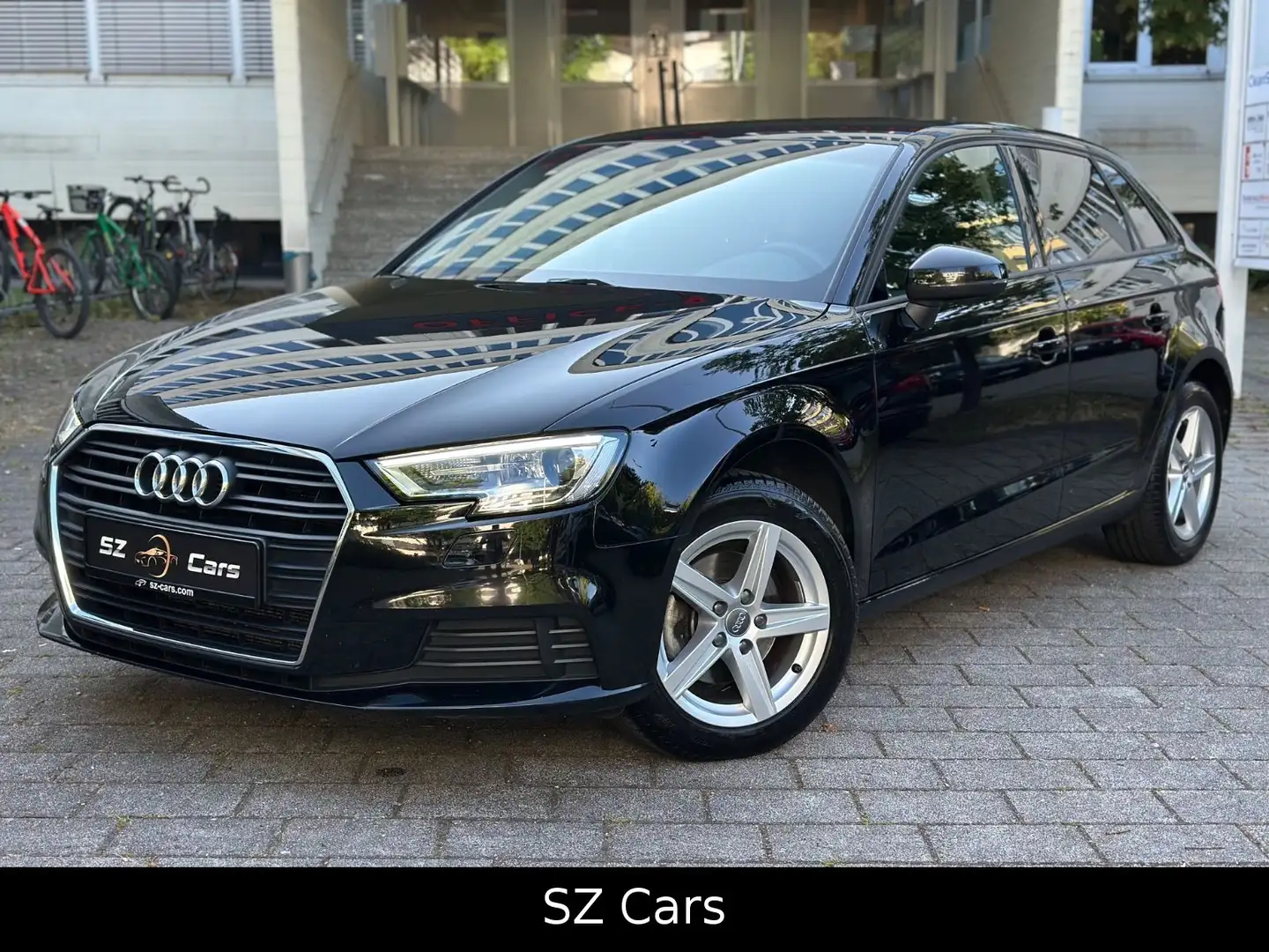 Audi A3 Sportback basis*S-Tronic*LED*2.Hand Schwarz - 1