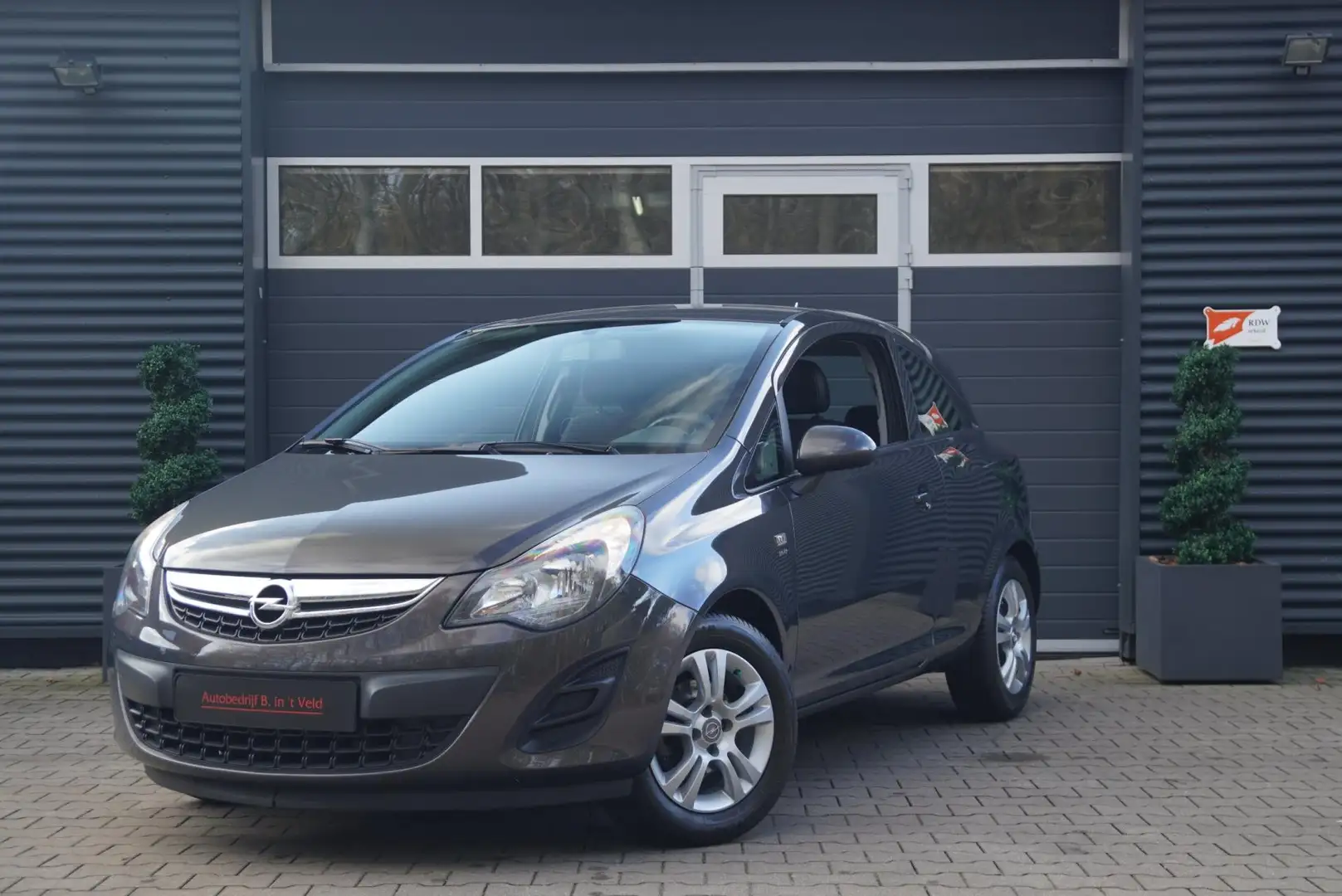 Opel Corsa 1.2-16V Business+ LEDER AIRCO CRUISE Grau - 1