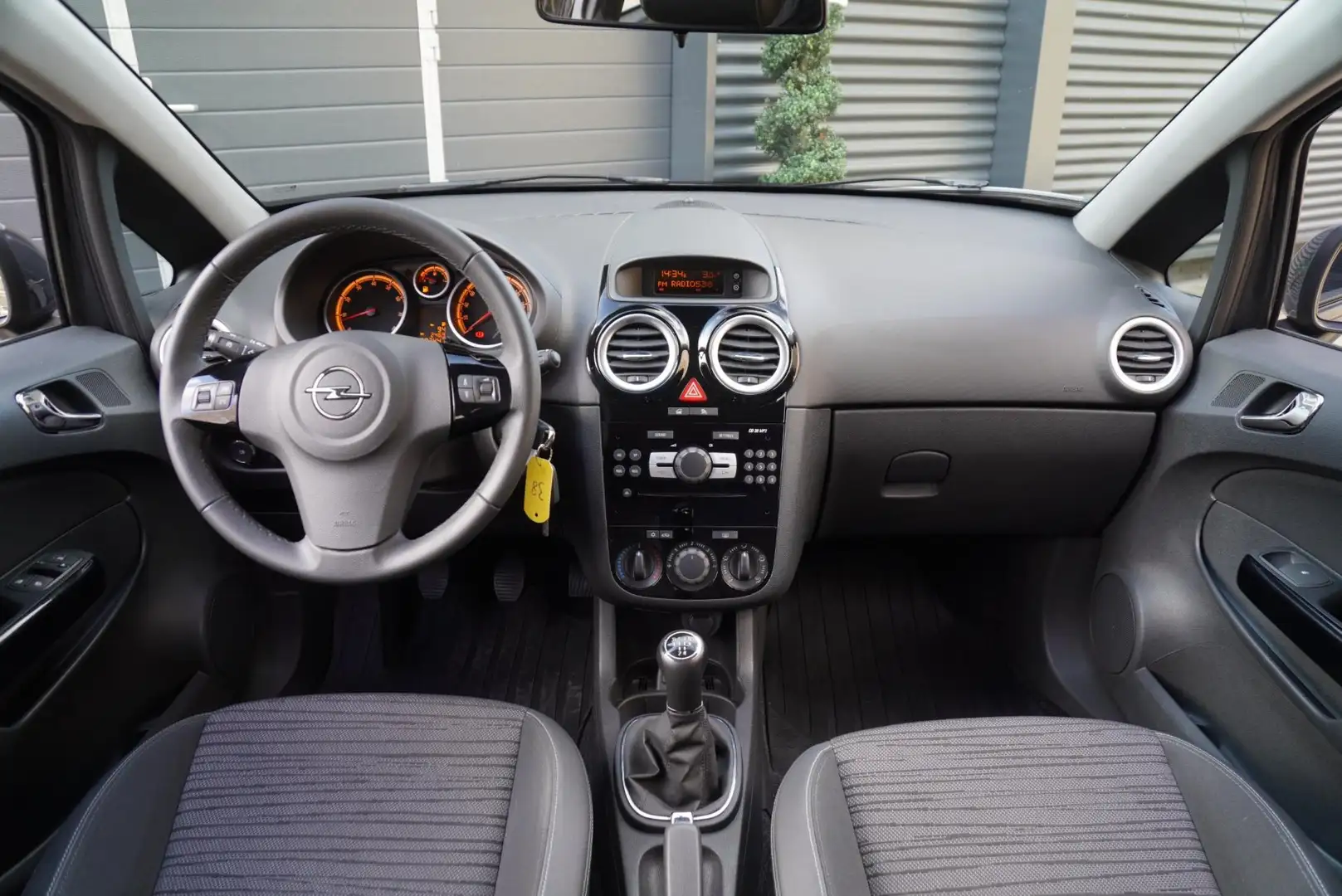 Opel Corsa 1.2-16V Business+ LEDER AIRCO CRUISE Grau - 2