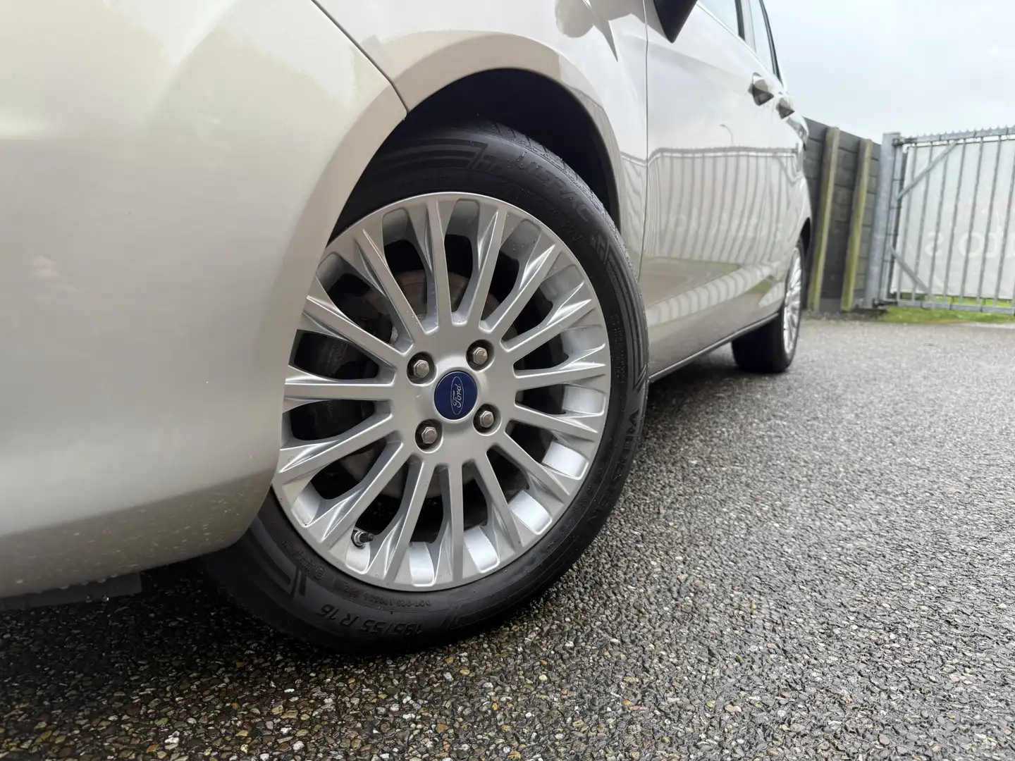 Ford B-Max 1.0 EcoBoost Titanium distributie nieuw Grau - 2