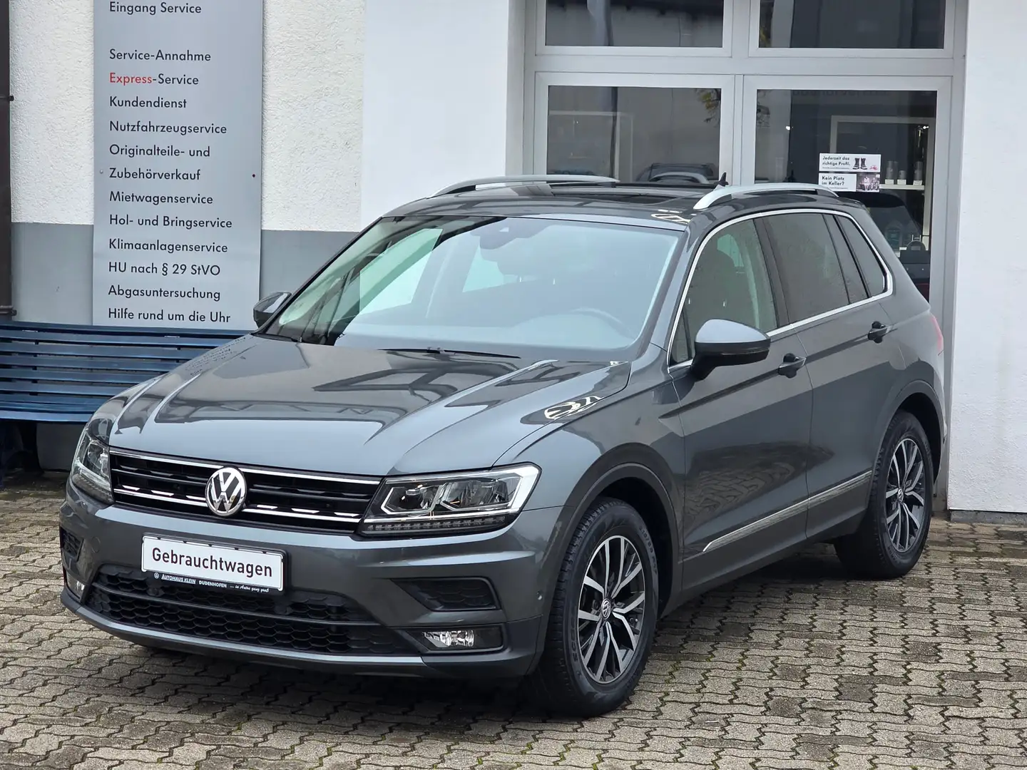 Volkswagen Tiguan Comfortline 1.5 TSI, AHK, Panorama-Schiebedach Grau - 2