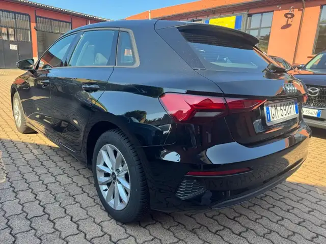 Audi A3 view 4