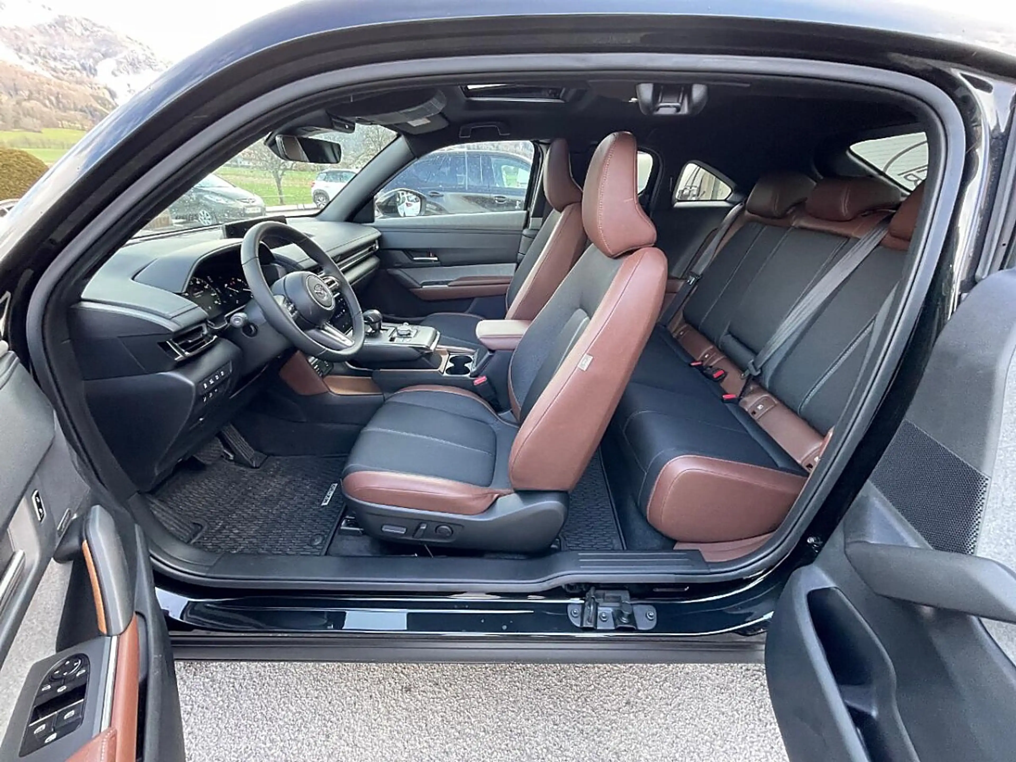 Mazda MX-30 e-SKYACTIV EV 35,5kWh MAKOTO INDU. VINTAGE PRE-... — photo 8