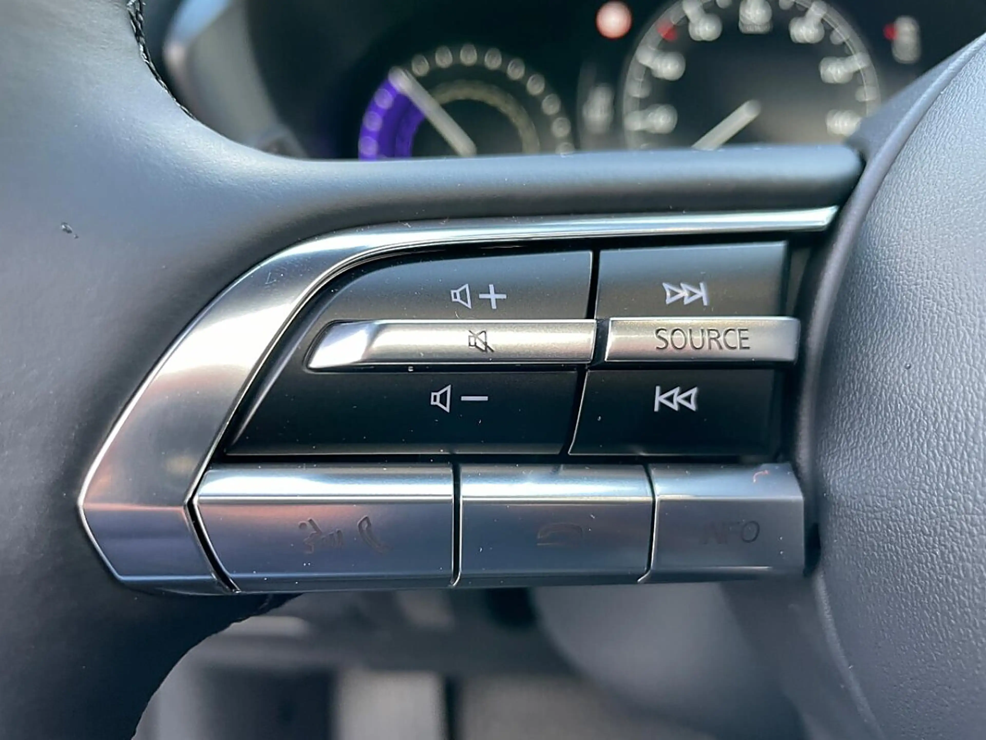 Mazda MX-30 e-SKYACTIV EV 35,5kWh MAKOTO INDU. VINTAGE PRE-... — photo 14