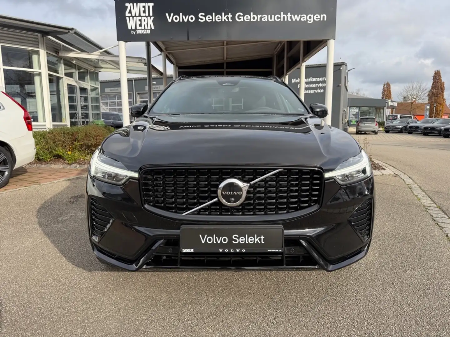 Volvo XC60 R Design B4 HUD AD StandHZG El. Panodach Digitales Noir - 2