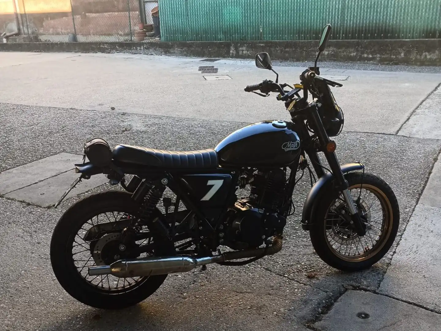 Mash Café Racer Černá - 2