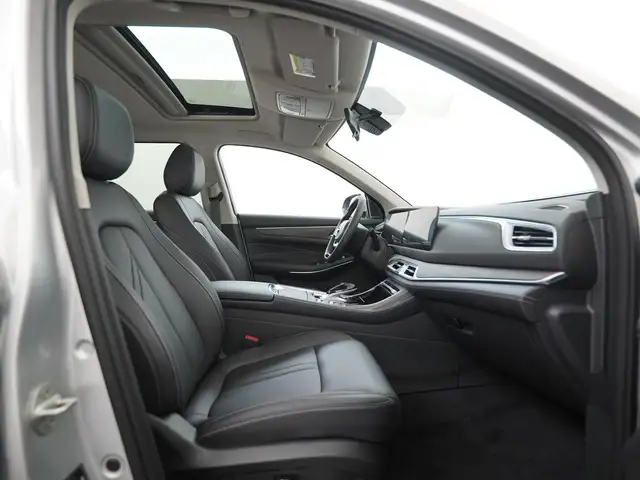 DFSK E5 view 3