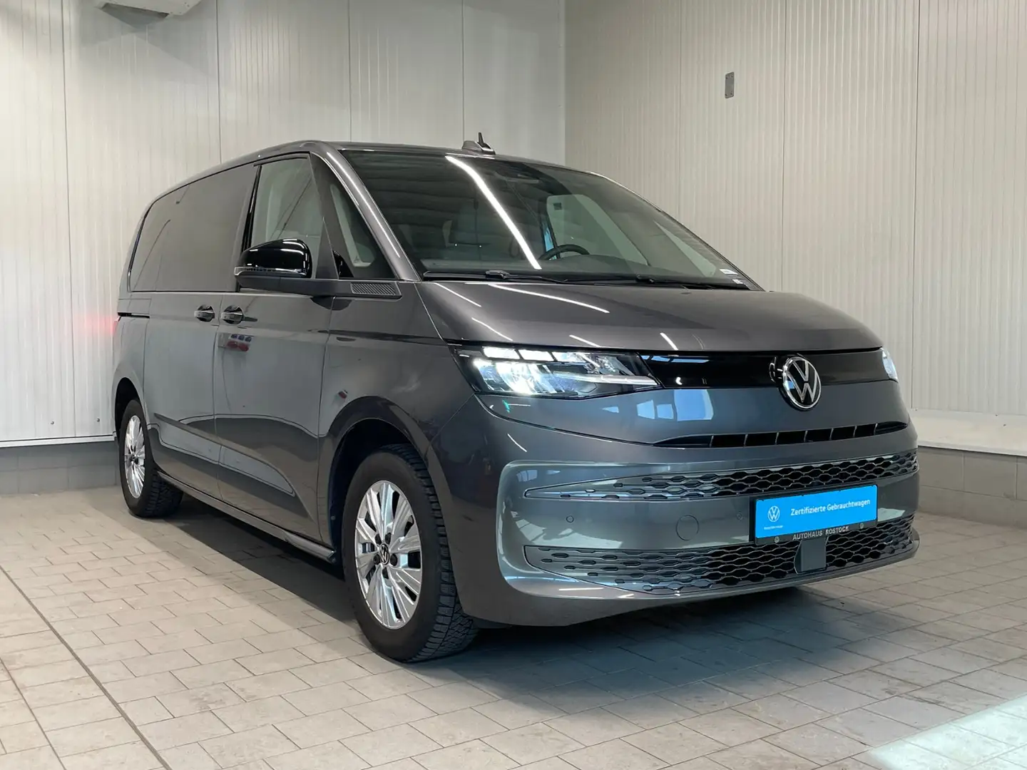 Volkswagen T7 Multivan 2.0 TDI DSG AHK NAVI RFK LED Szürke - 2