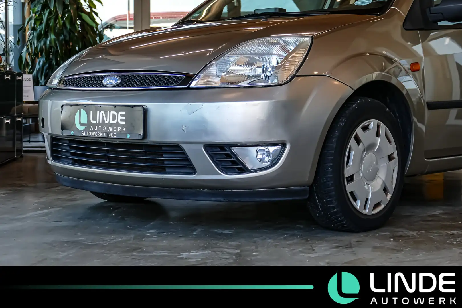 Ford Fiesta Ghia | AUTOMATIK | KLIMA | PDC Silber - 2