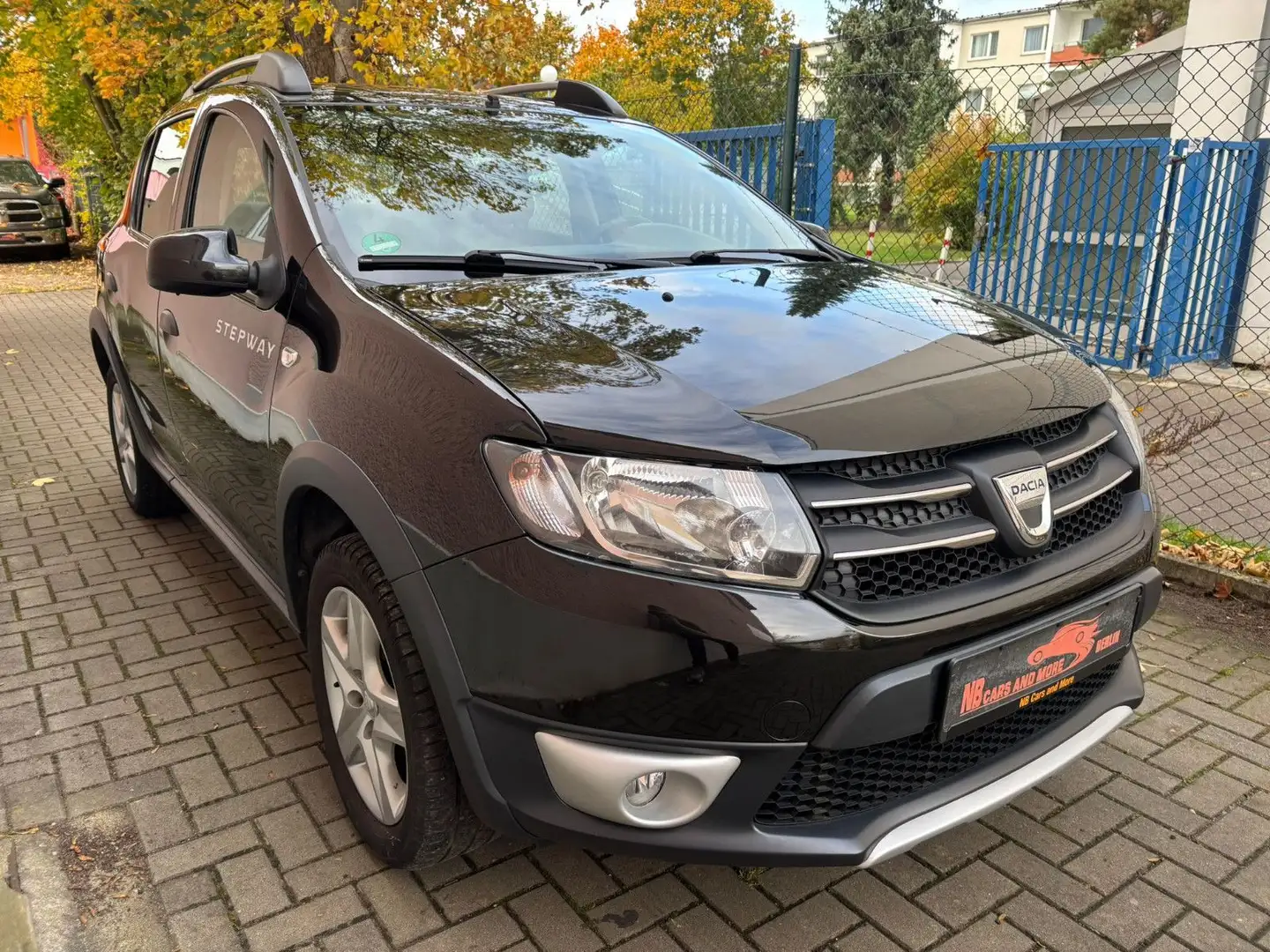 Dacia Sandero II Stepway Prestige, Klima, Navi!!! Schwarz - 1