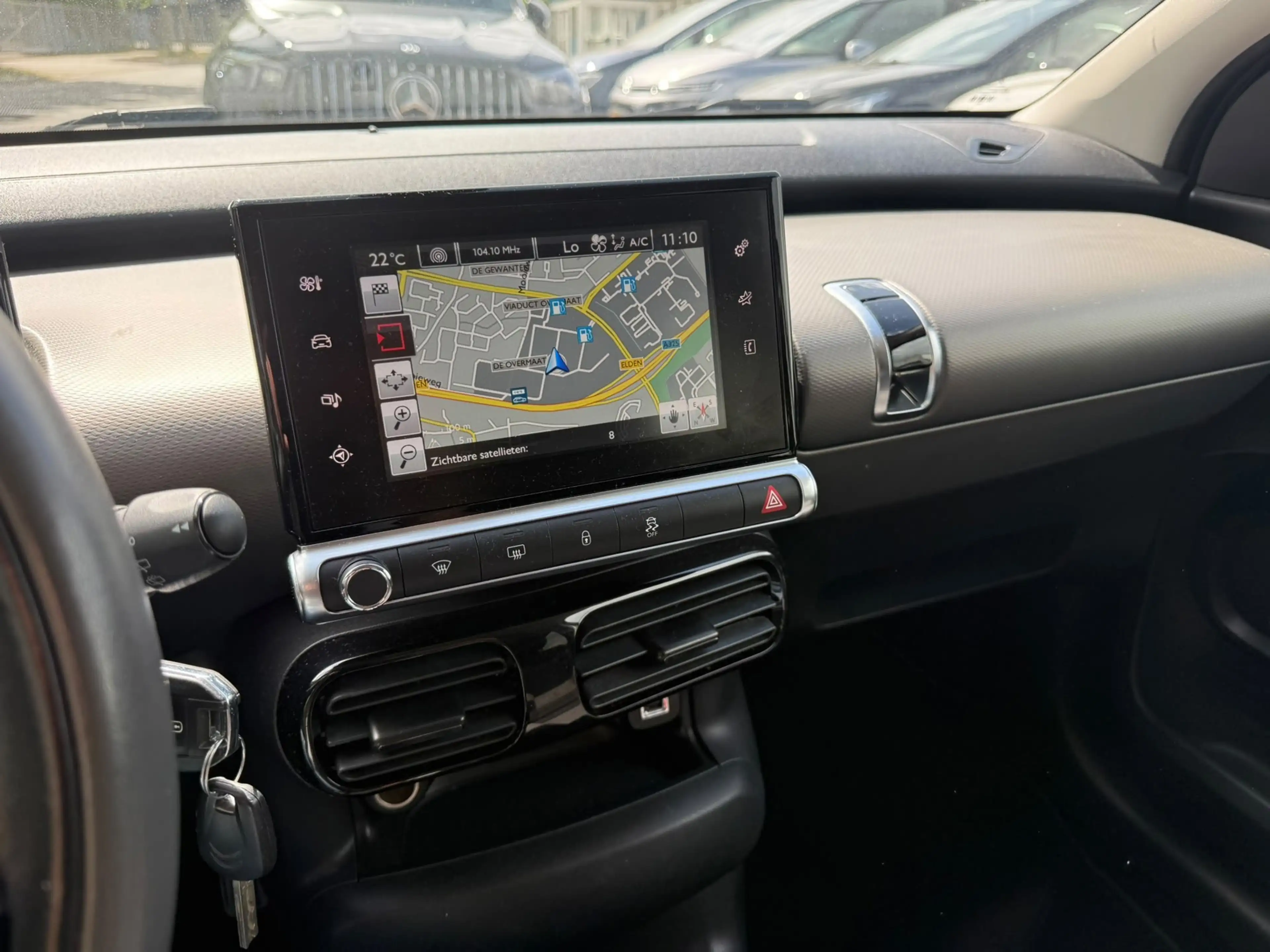 Citroen C4 Cactus 1.2 PureTech Shine, Navi, NAP, dealer onderhouden — photo 13