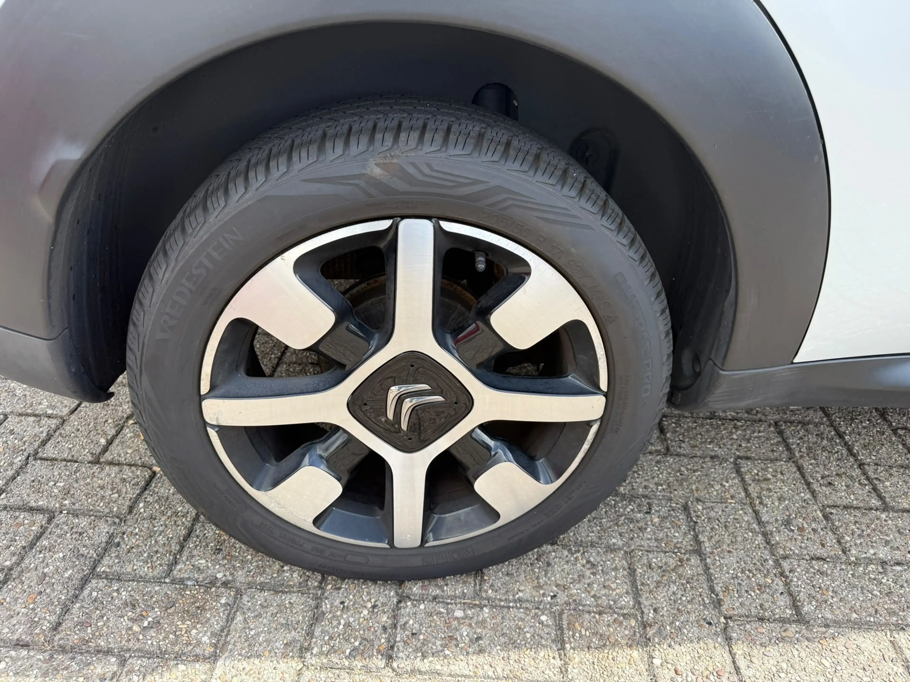 Citroen C4 Cactus 1.2 PureTech Shine, Navi, NAP, dealer onderhouden — photo 20