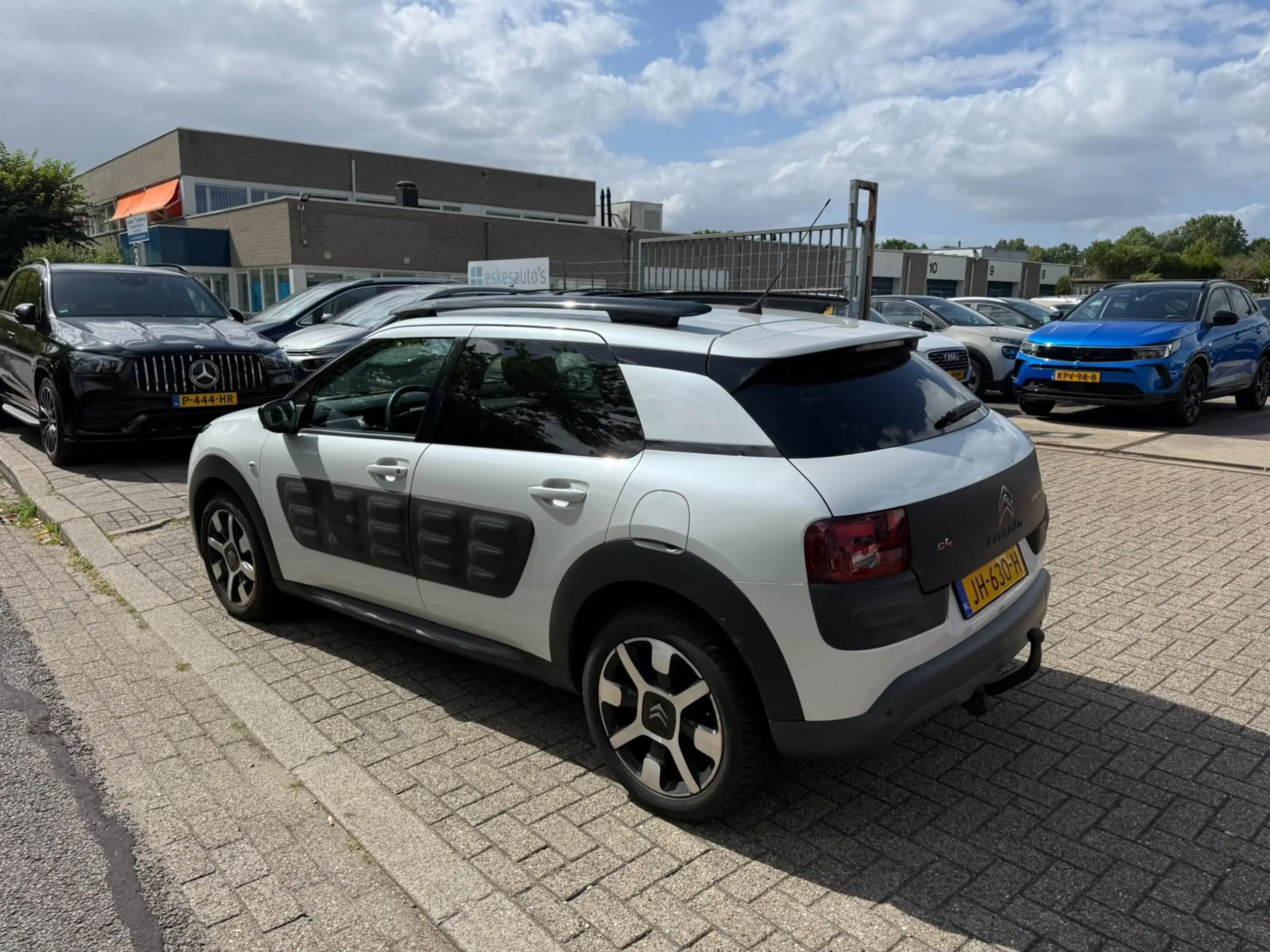 Citroen C4 Cactus 1.2 PureTech Shine, Navi, NAP, dealer onderhouden — photo 7