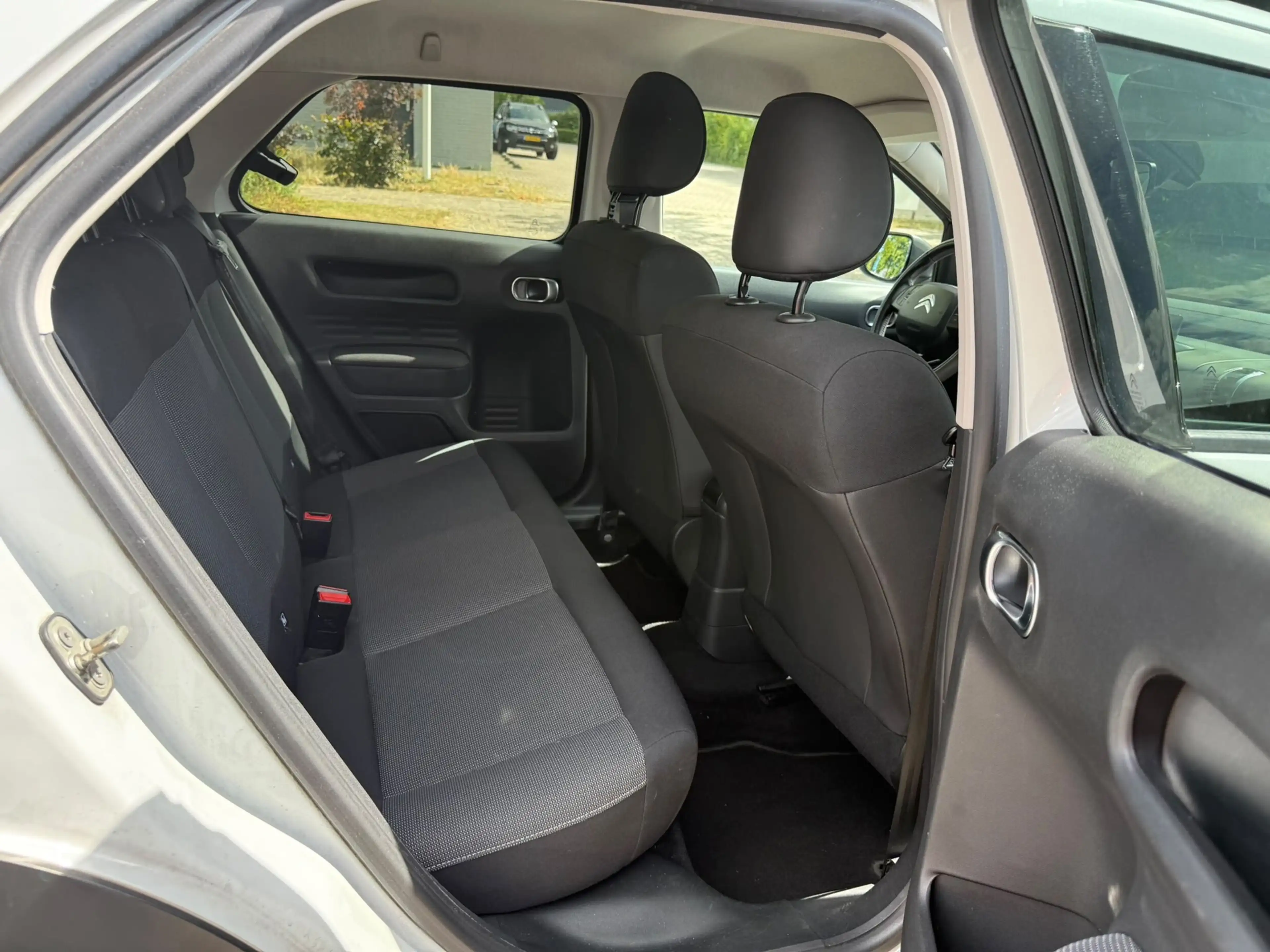Citroen C4 Cactus 1.2 PureTech Shine, Navi, NAP, dealer onderhouden — photo 12