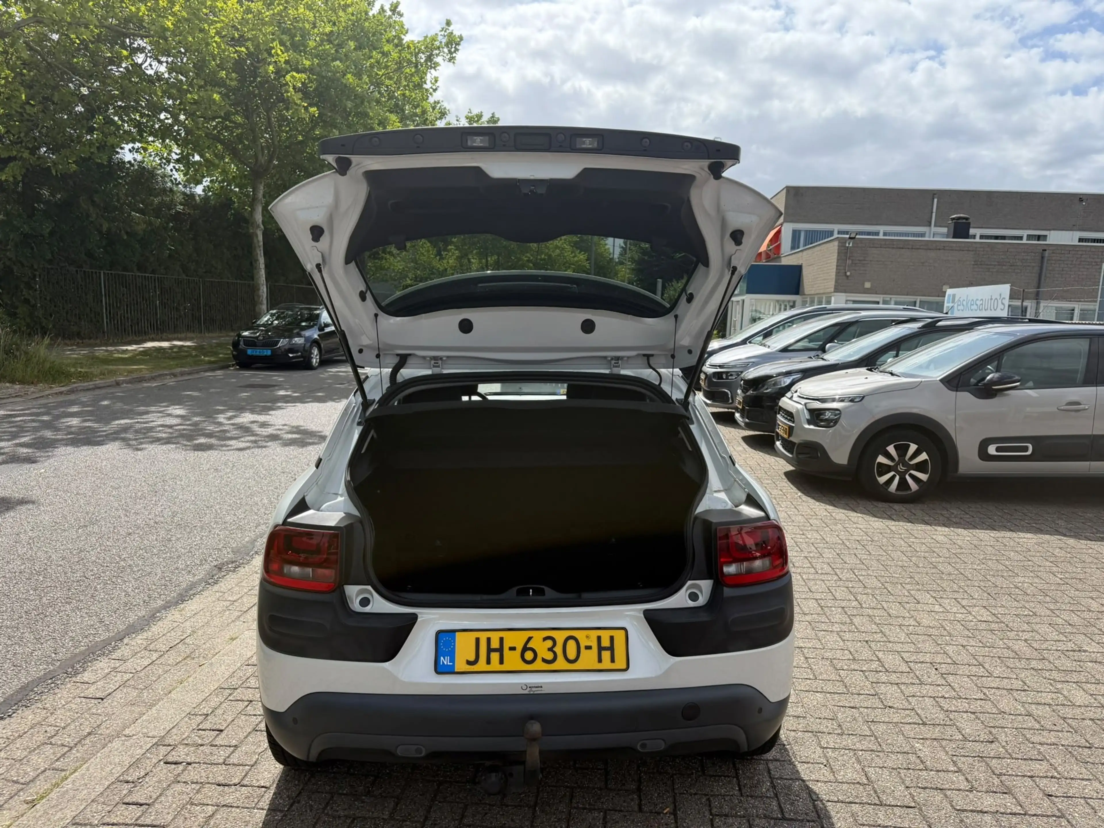 Citroen C4 Cactus 1.2 PureTech Shine, Navi, NAP, dealer onderhouden — photo 22