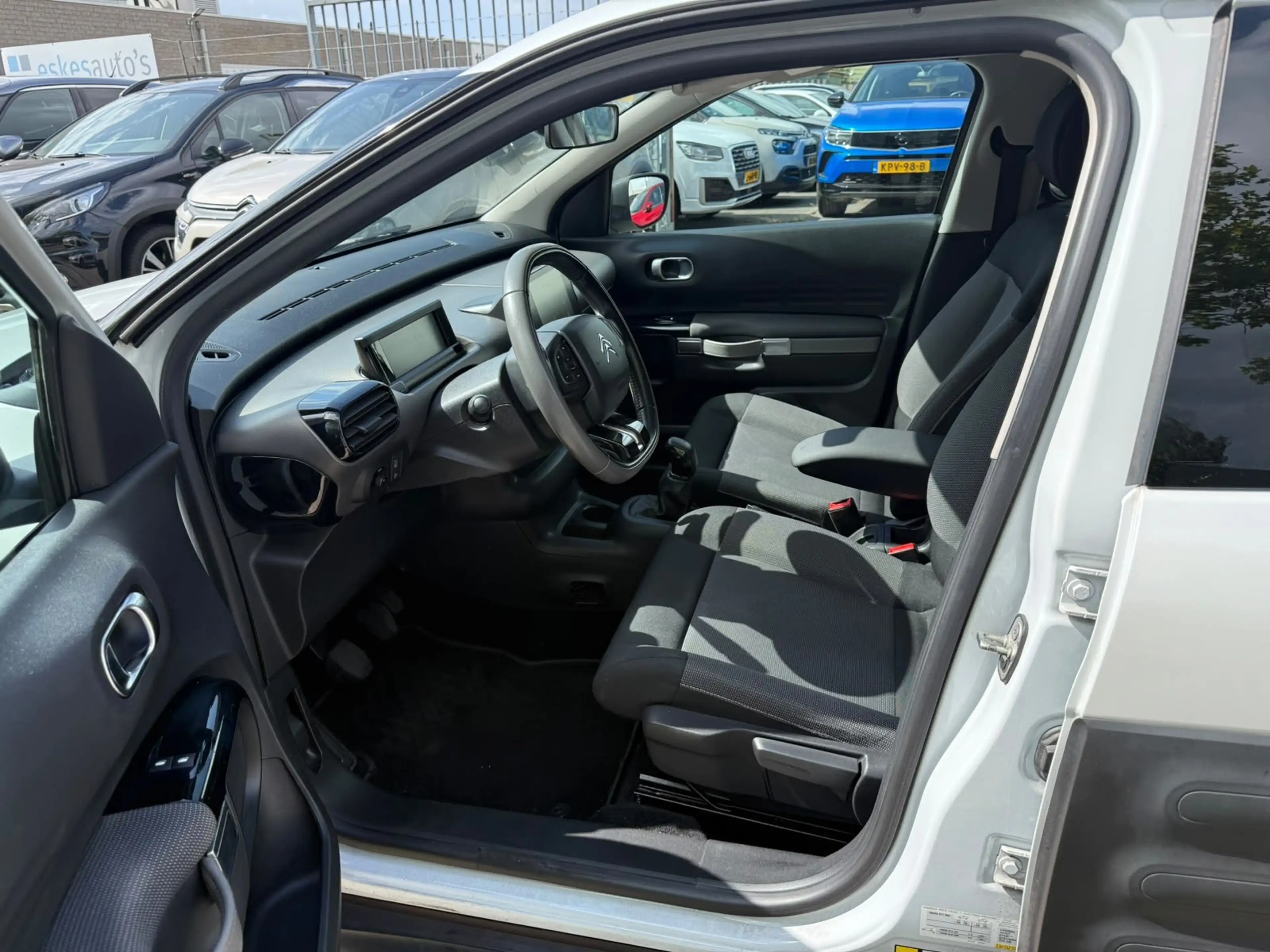 Citroen C4 Cactus 1.2 PureTech Shine, Navi, NAP, dealer onderhouden — photo 9