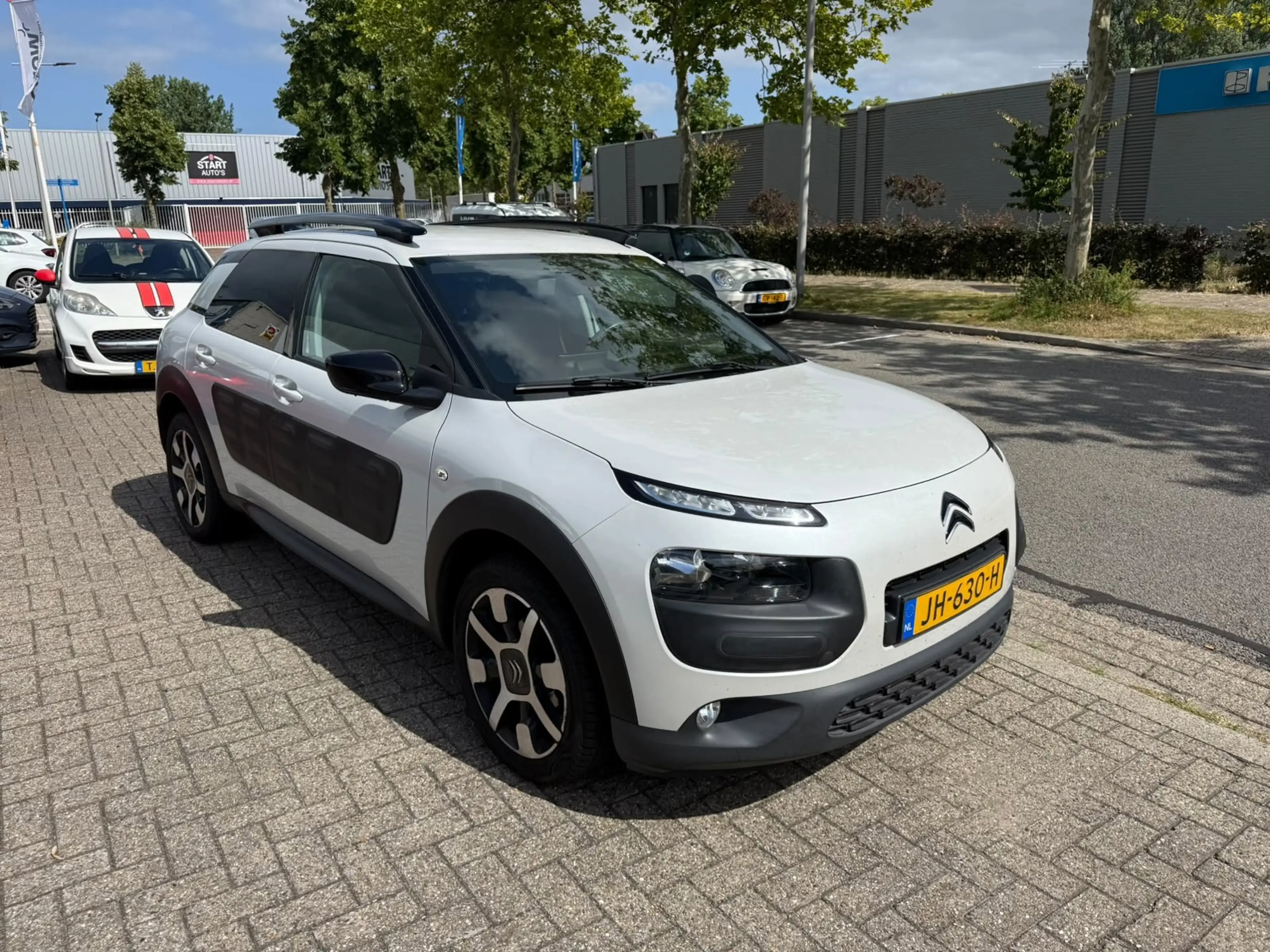 Citroen C4 Cactus 1.2 PureTech Shine, Navi, NAP, dealer onderhouden — photo 5